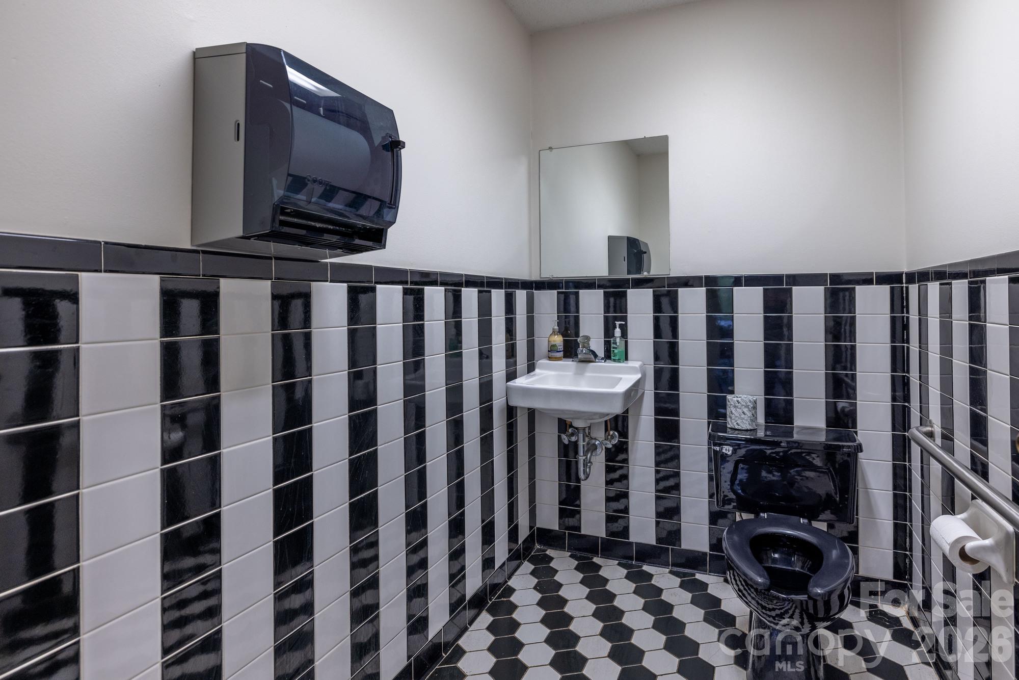 1 Hansel Avenue Property Photo 11