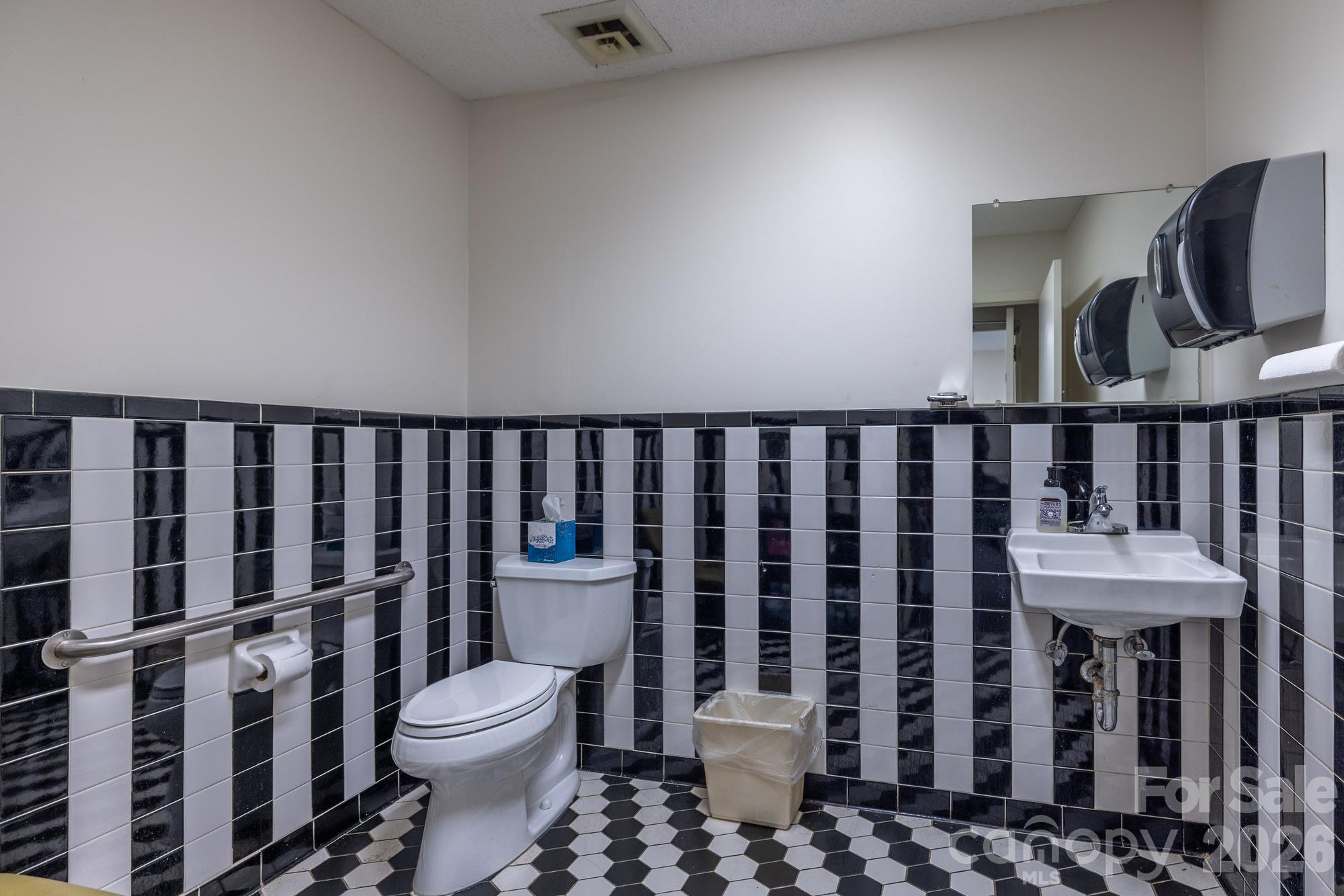 1 Hansel Avenue Property Photo 12