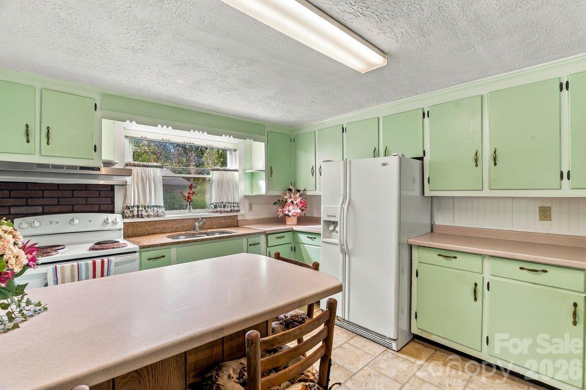 11 Whitt Road Property Photo 4