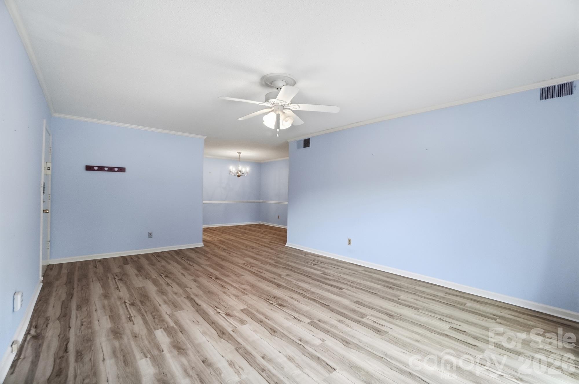 4754 Hedgemore Drive N Property Photo 7