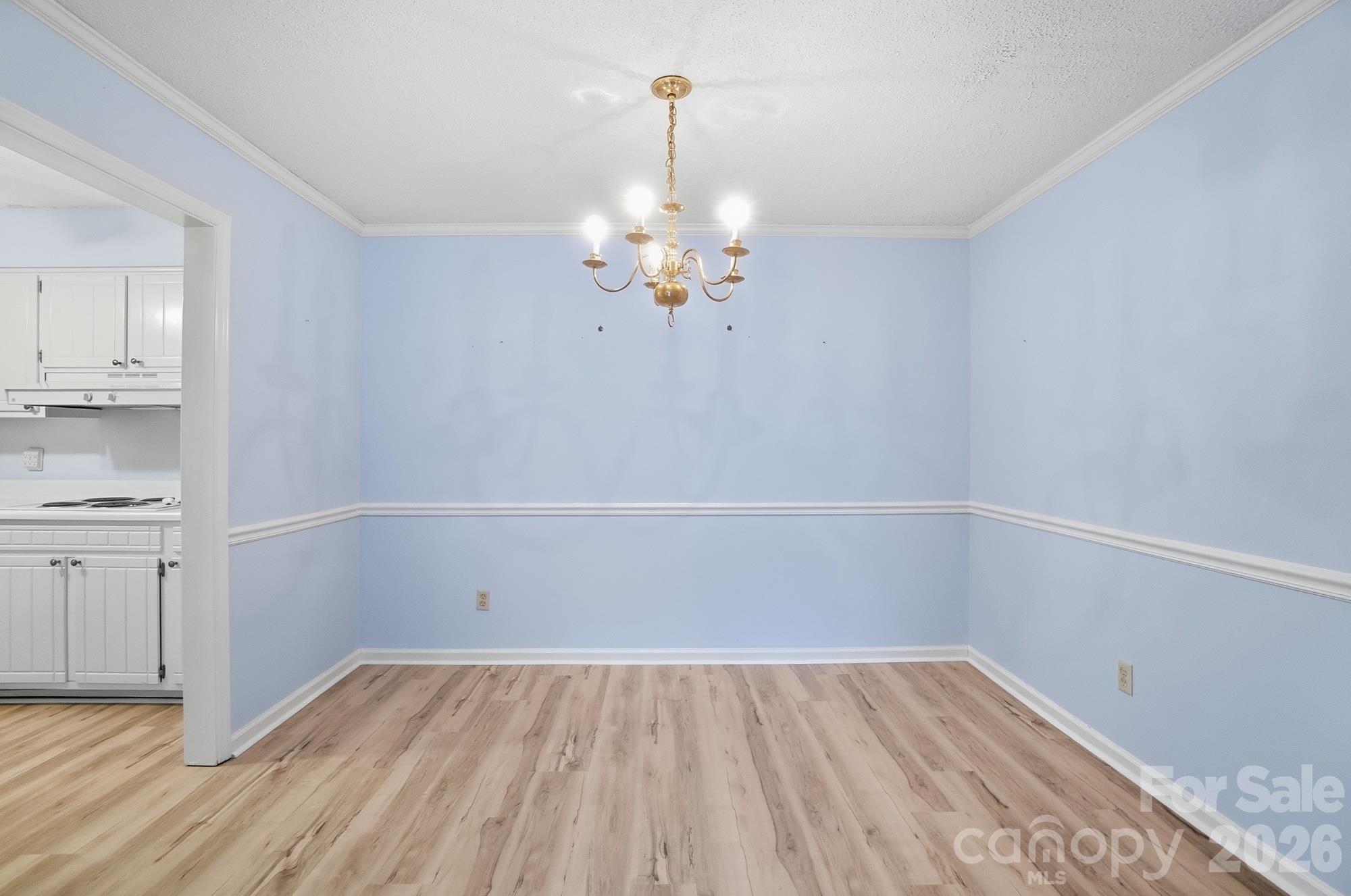 4754 Hedgemore Drive N Property Photo 10