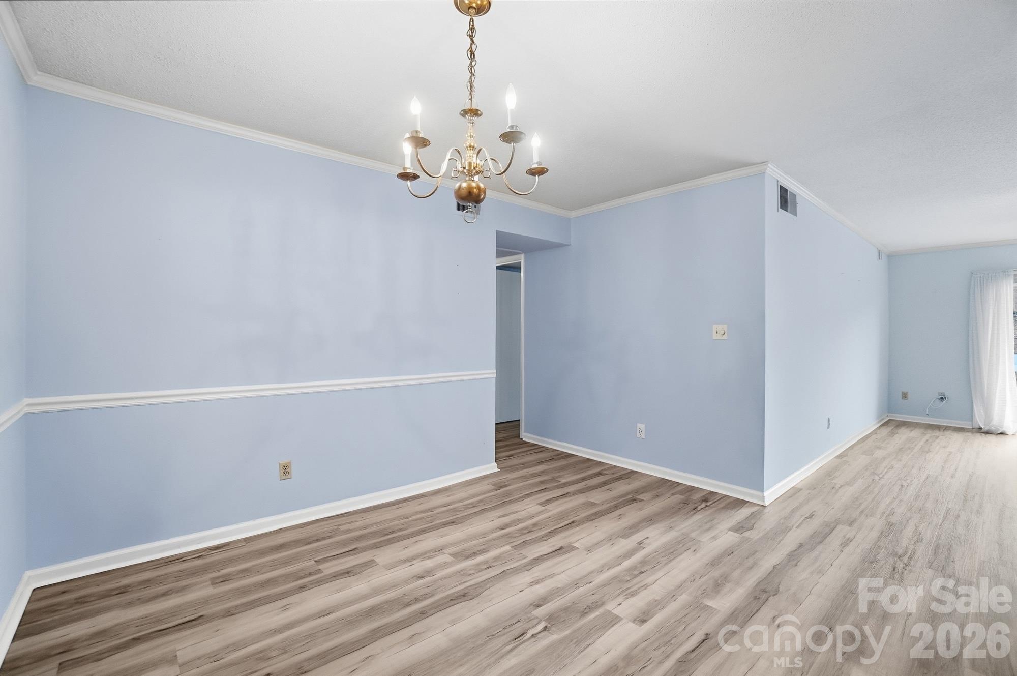 4754 Hedgemore Drive N Property Photo 13