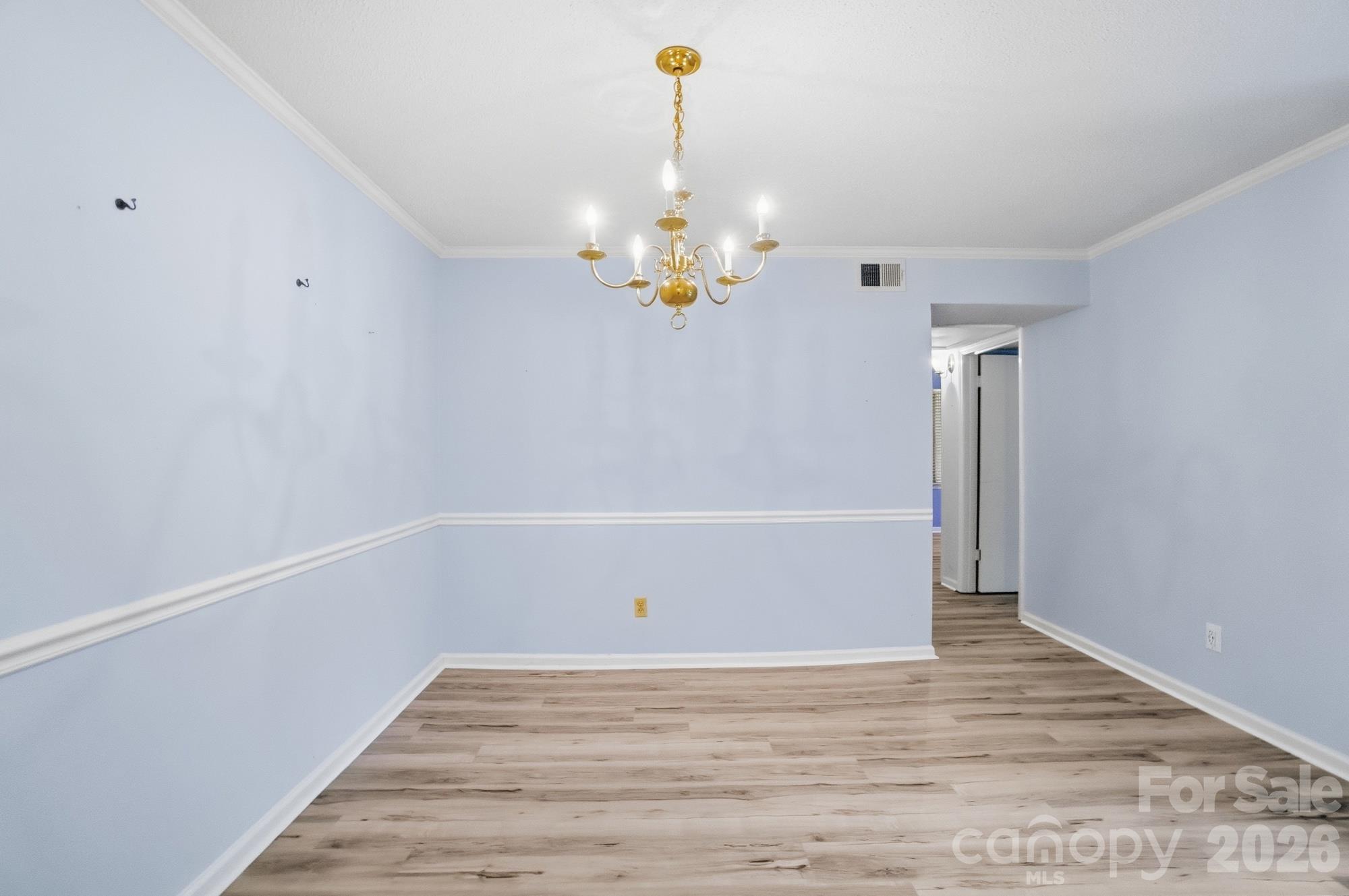 4754 Hedgemore Drive N Property Photo 14