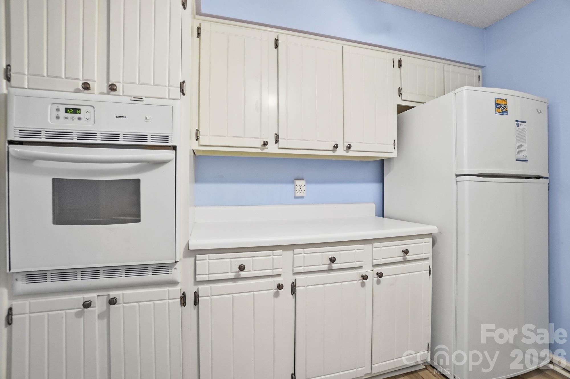 4754 Hedgemore Drive N Property Photo 17