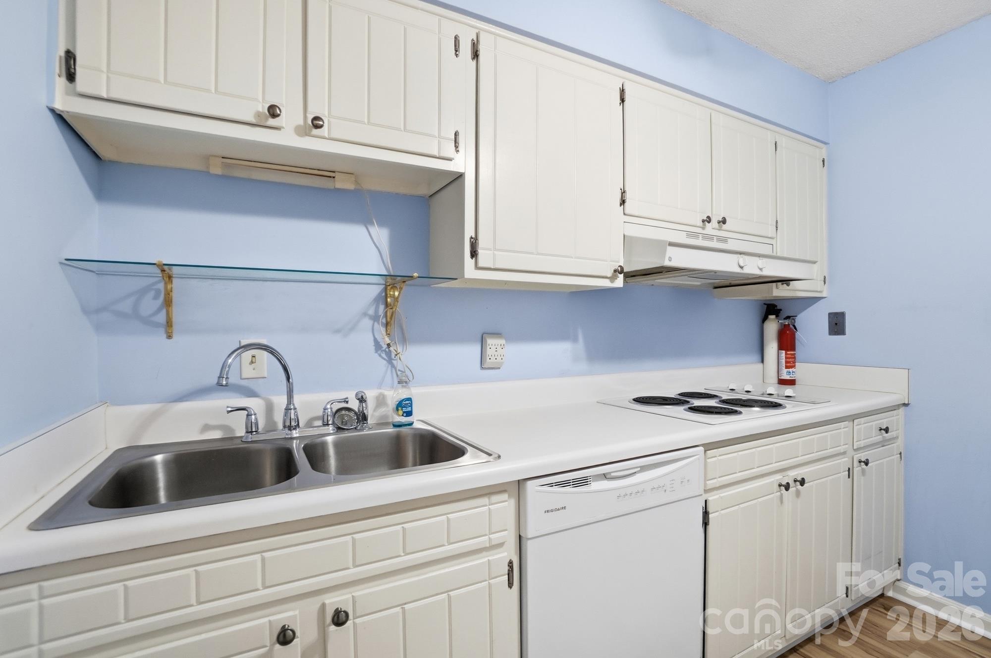 4754 Hedgemore Drive N Property Photo 19
