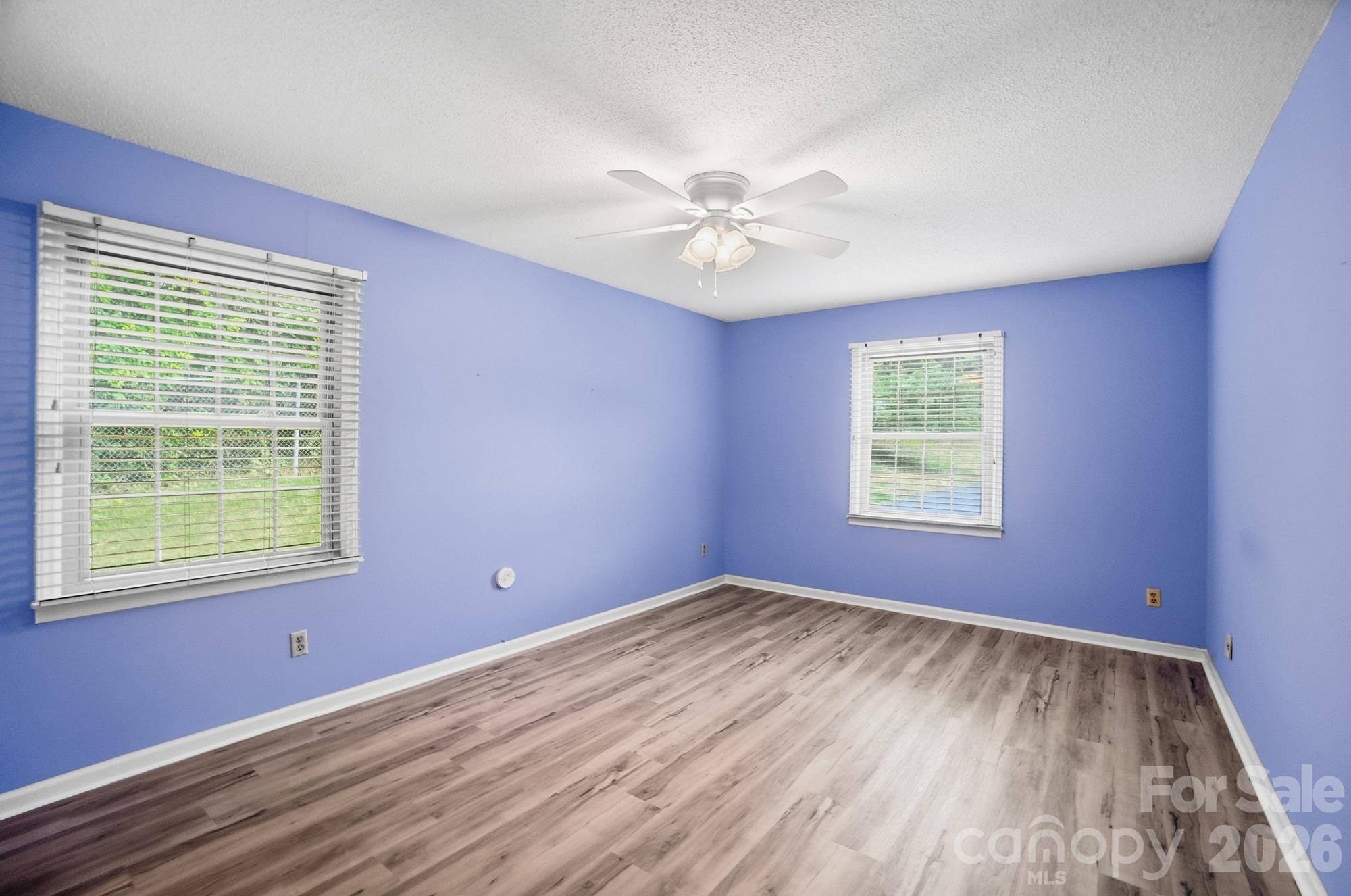 4754 Hedgemore Drive N Property Photo 20