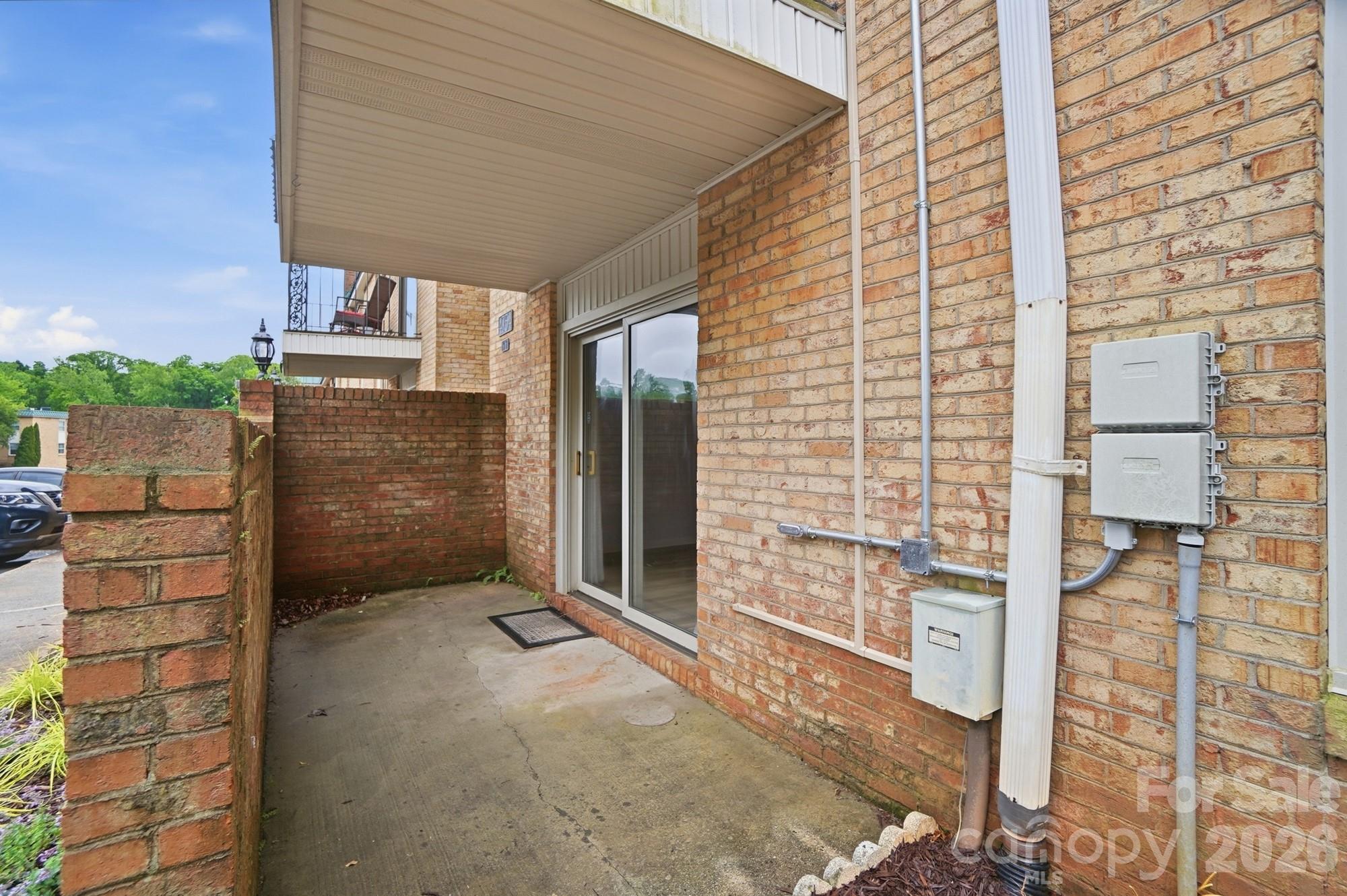 4754 Hedgemore Drive N Property Photo 38