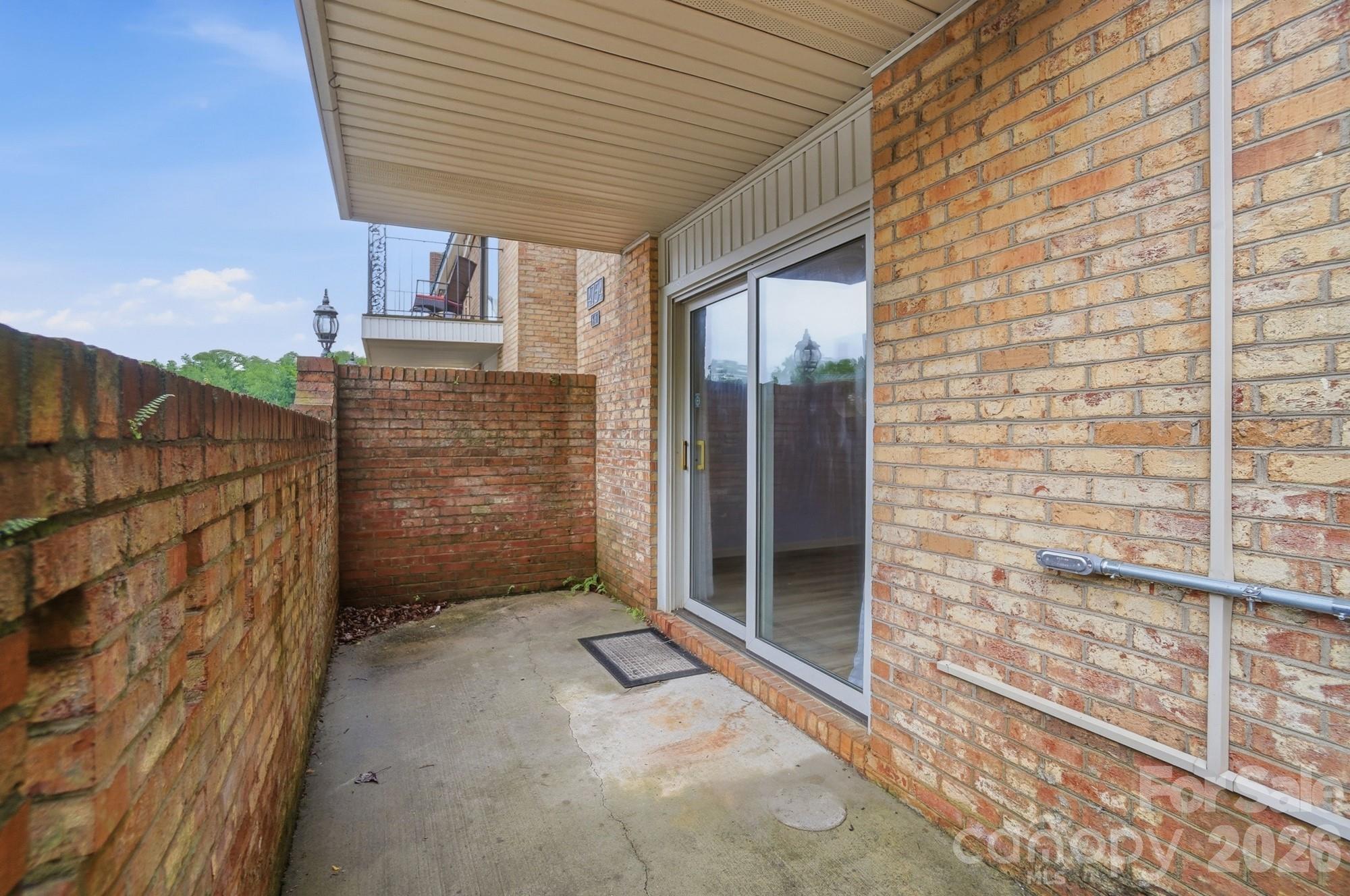 4754 Hedgemore Drive N Property Photo 39