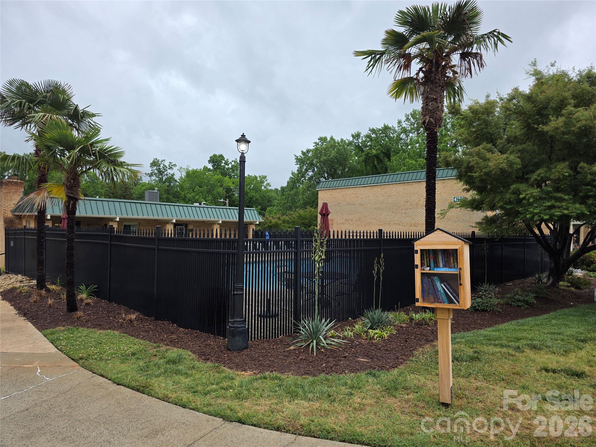 4754 Hedgemore Drive N Property Photo 44