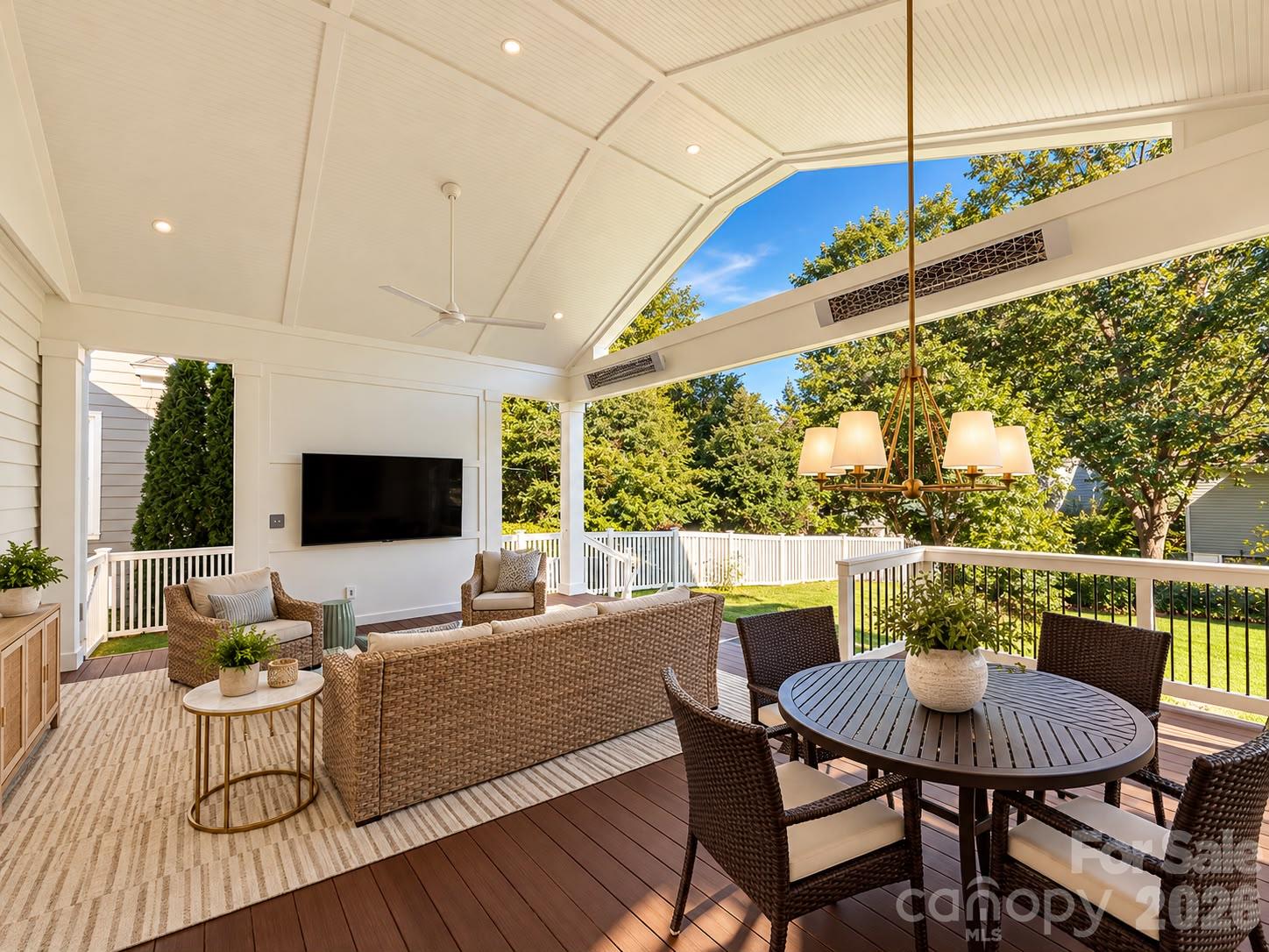 3307 Moores Glen Drive Property Photo 1