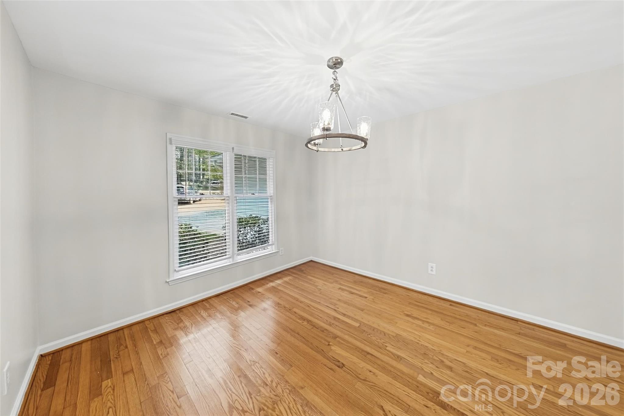 1728 Lake Lee Drive Property Photo 3