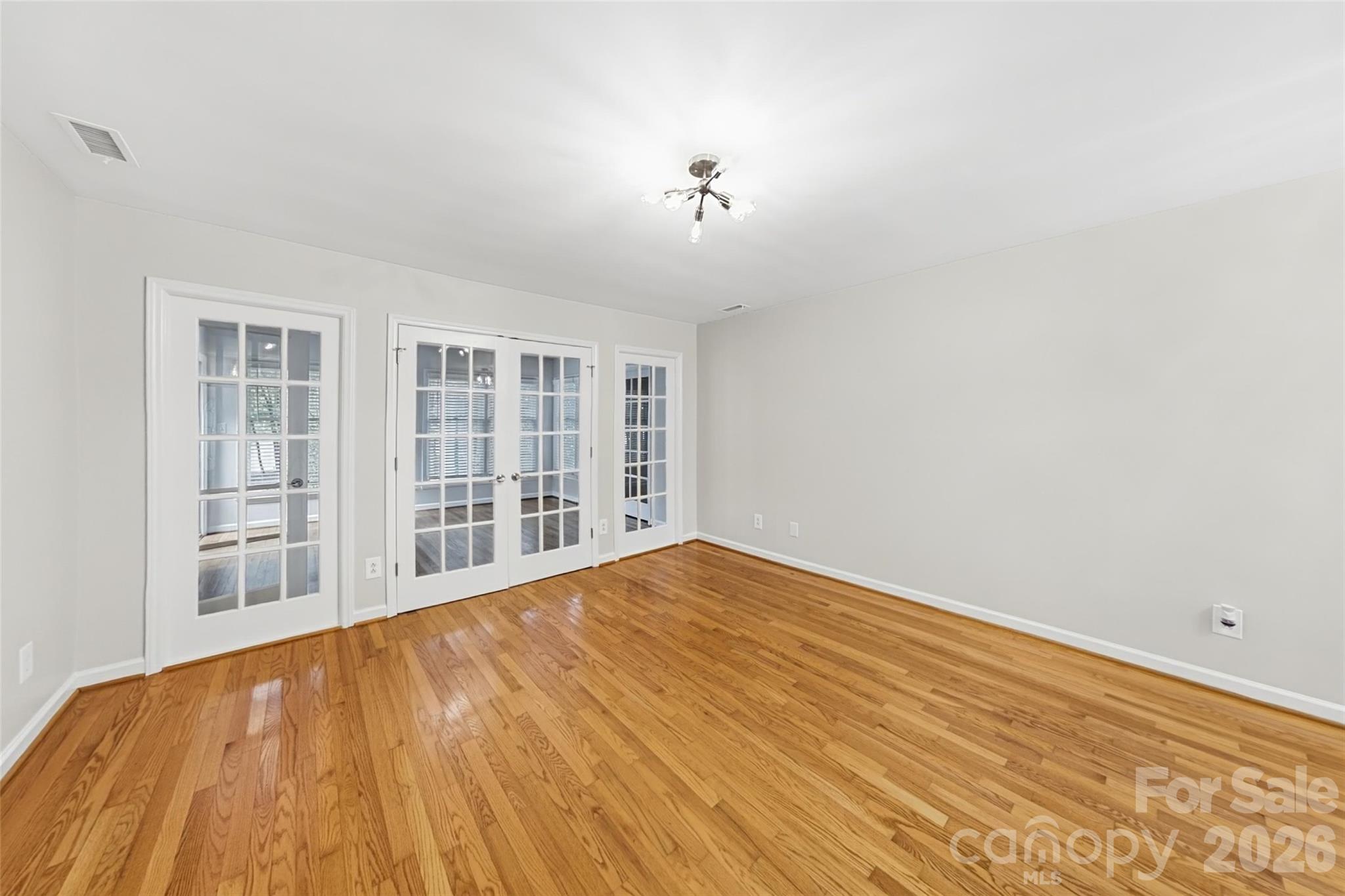 1728 Lake Lee Drive Property Photo 8