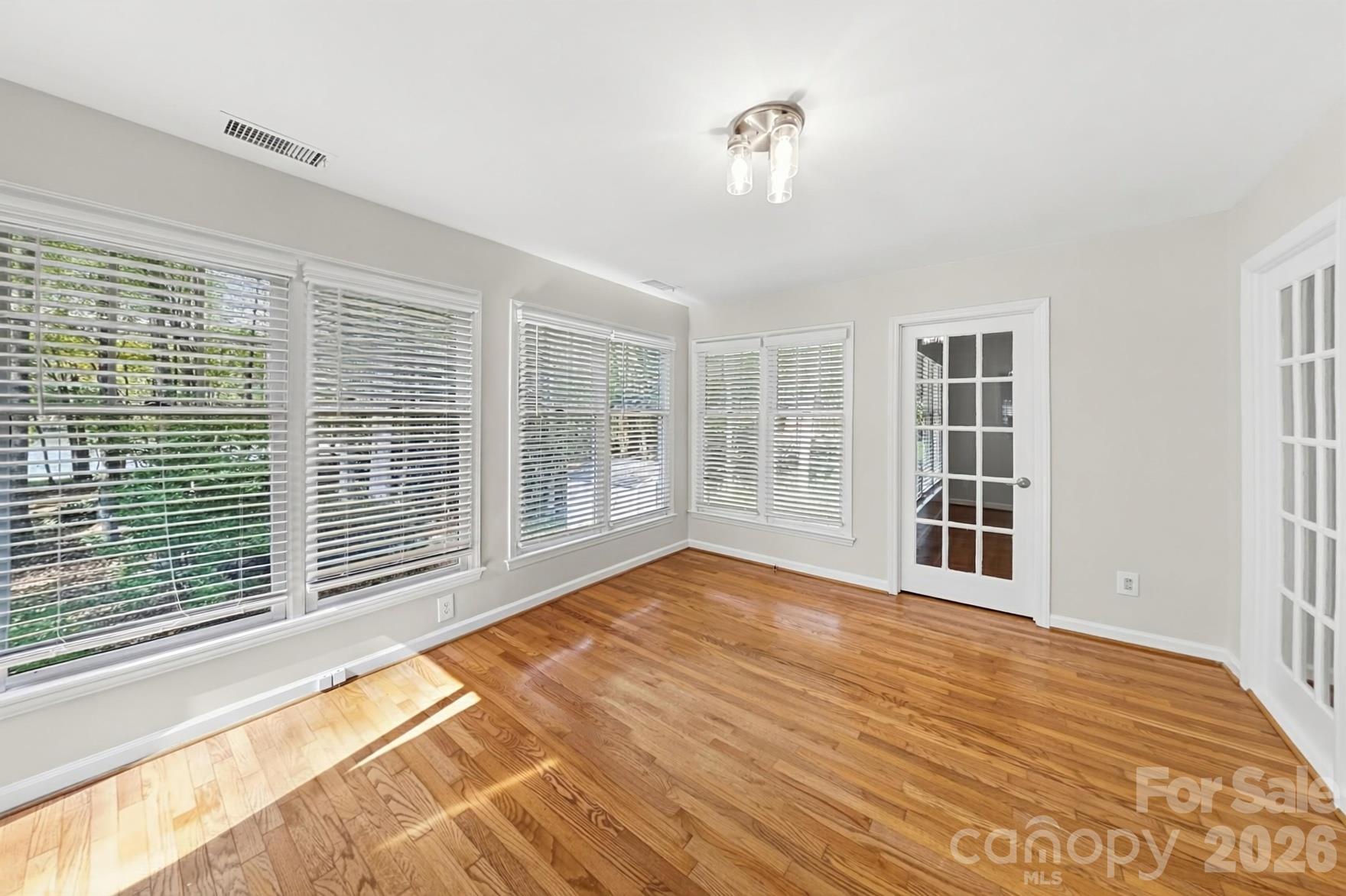 1728 Lake Lee Drive Property Photo 9