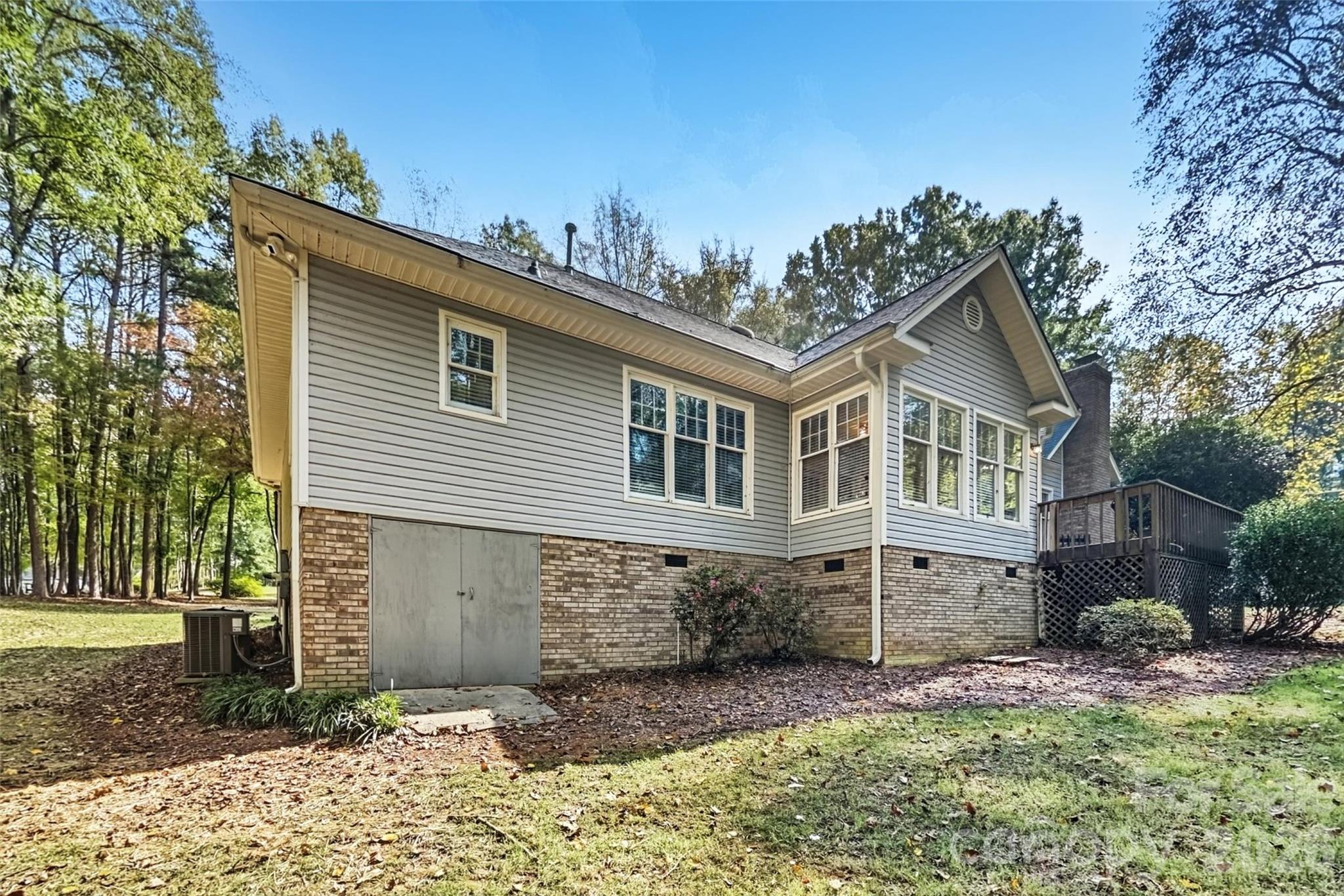 1728 Lake Lee Drive Property Photo 18