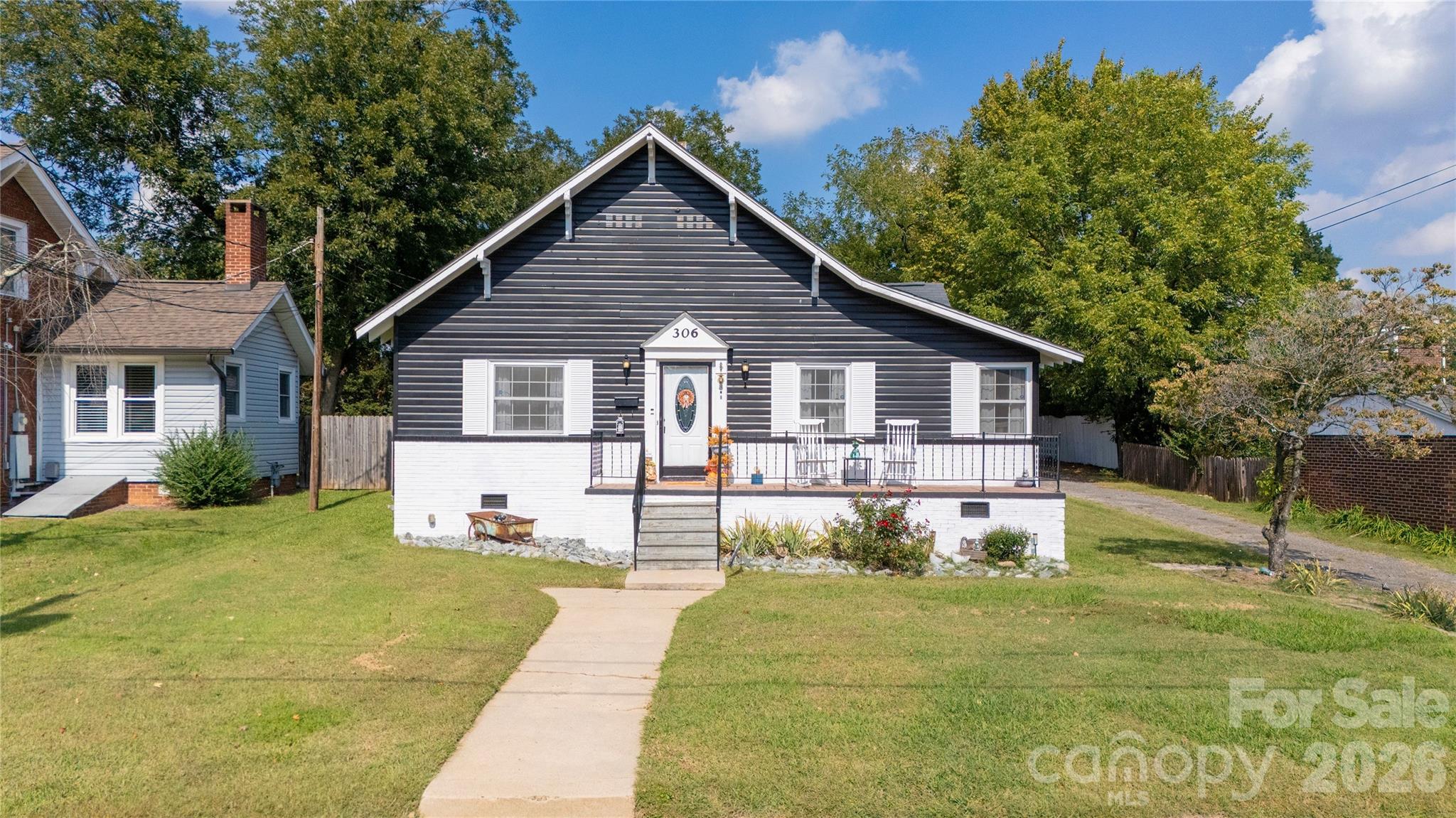 306 Hillcrest Drive Property Photo 4
