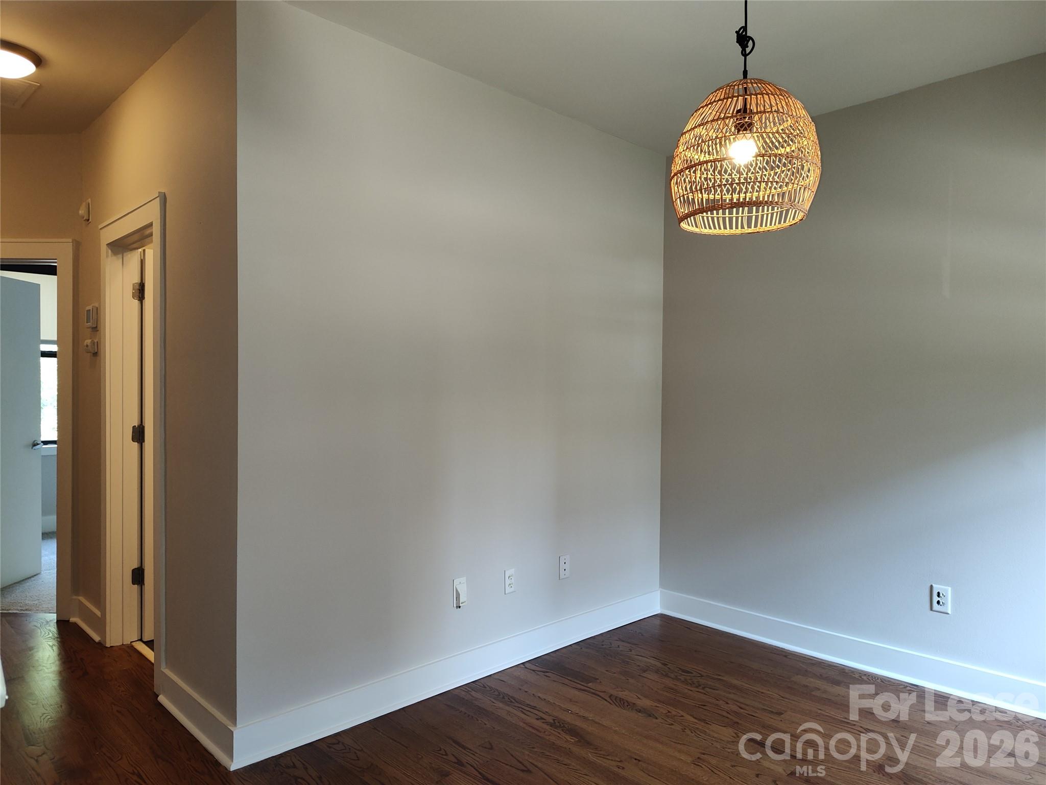 926 E 8th Street Property Photo 7