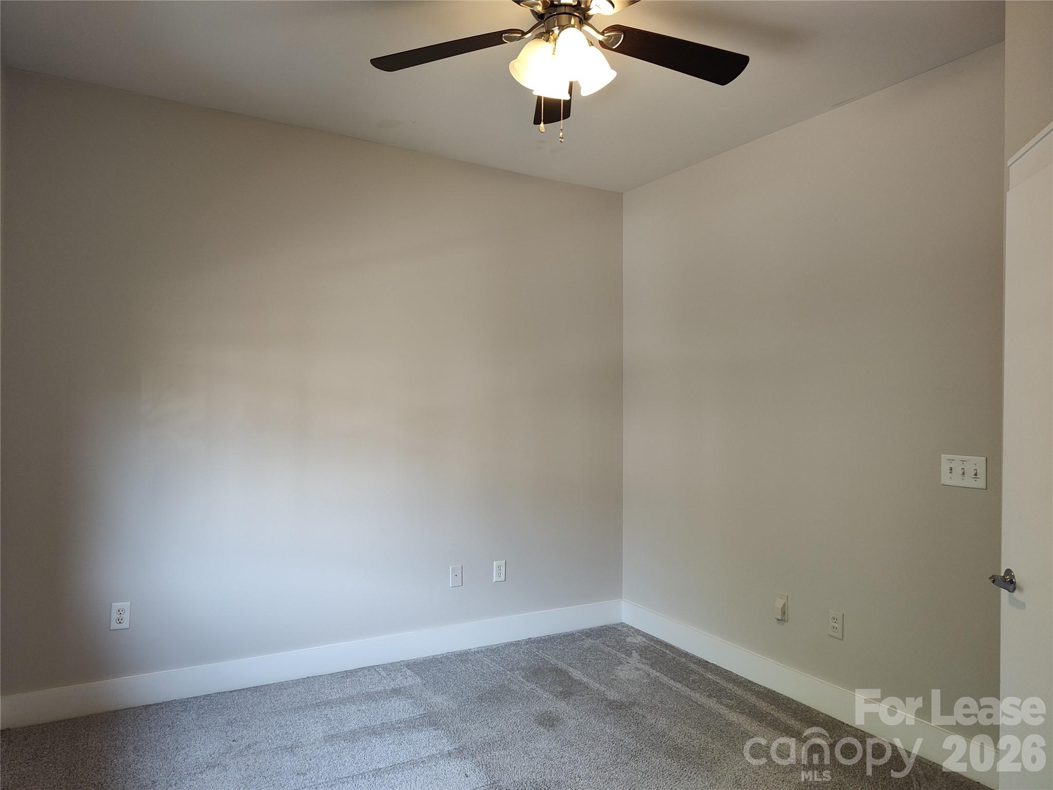 926 E 8th Street Property Photo 9