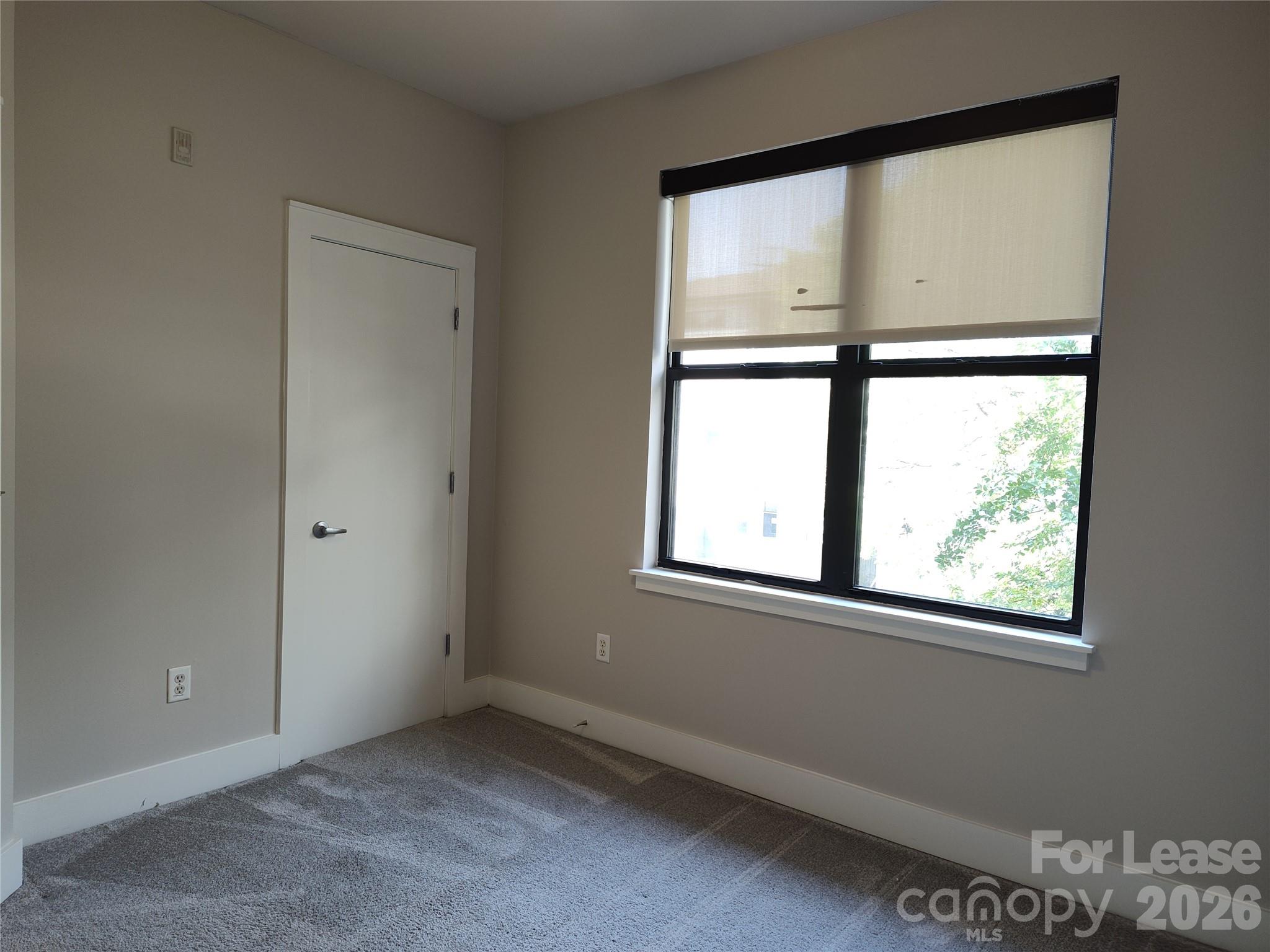 926 E 8th Street Property Photo 10