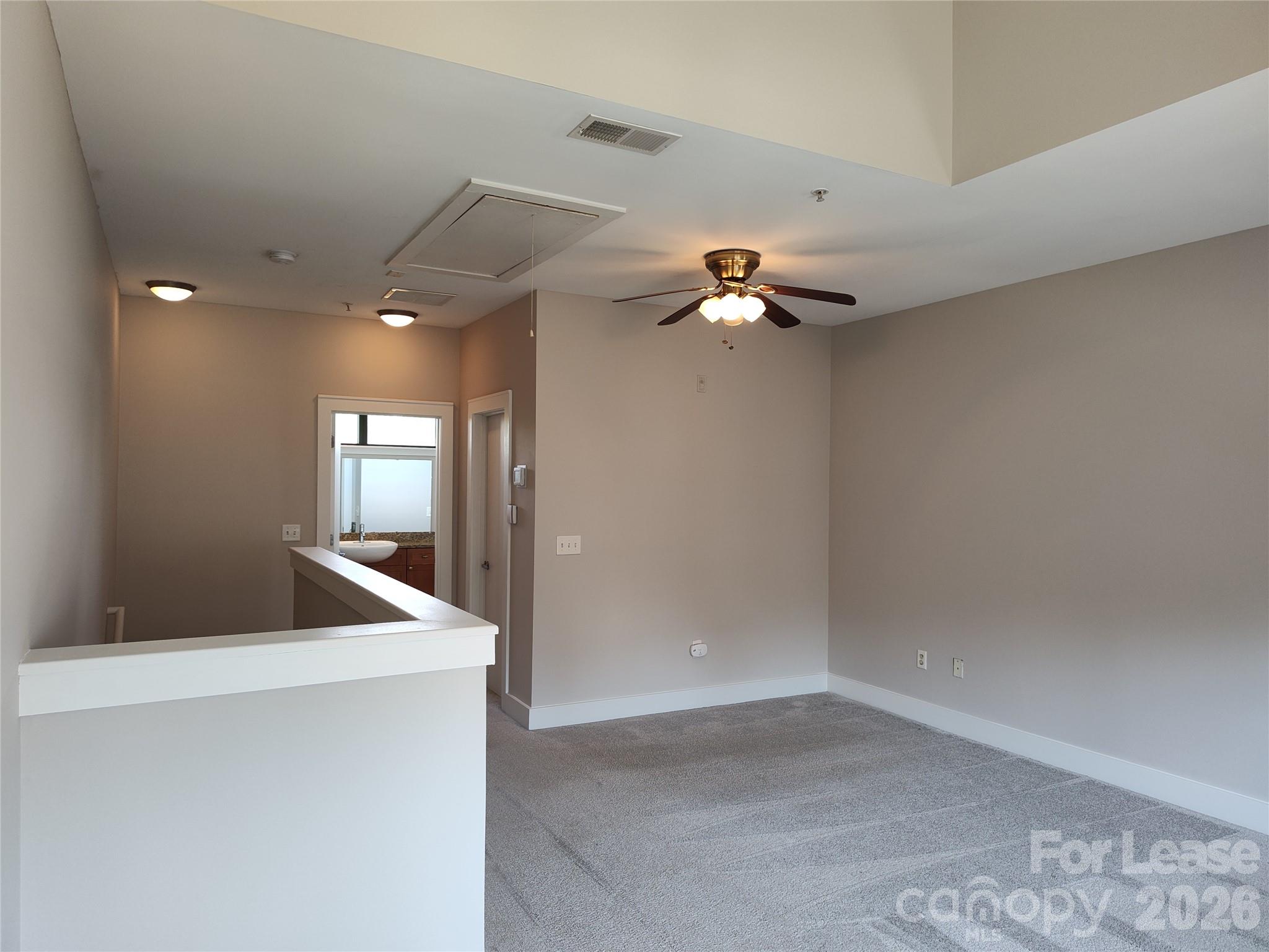 926 E 8th Street Property Photo 12