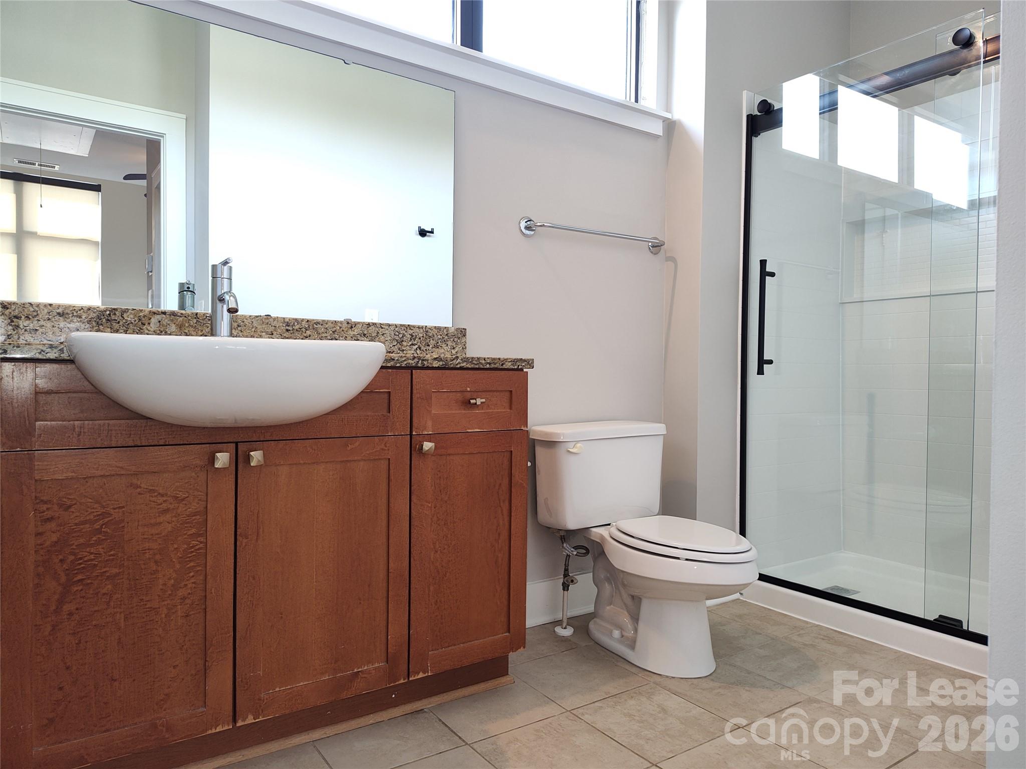 926 E 8th Street Property Photo 14