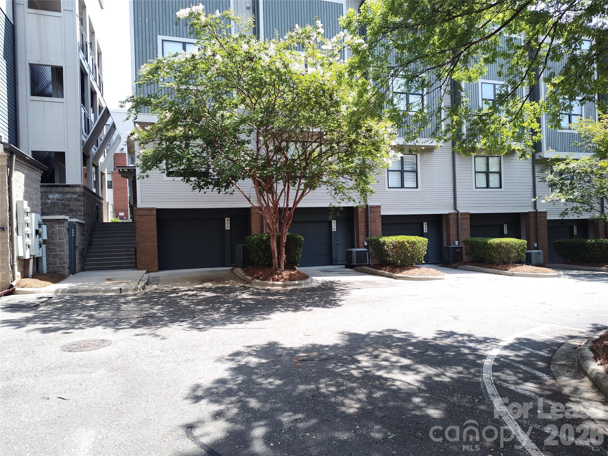 926 E 8th Street Property Photo 17