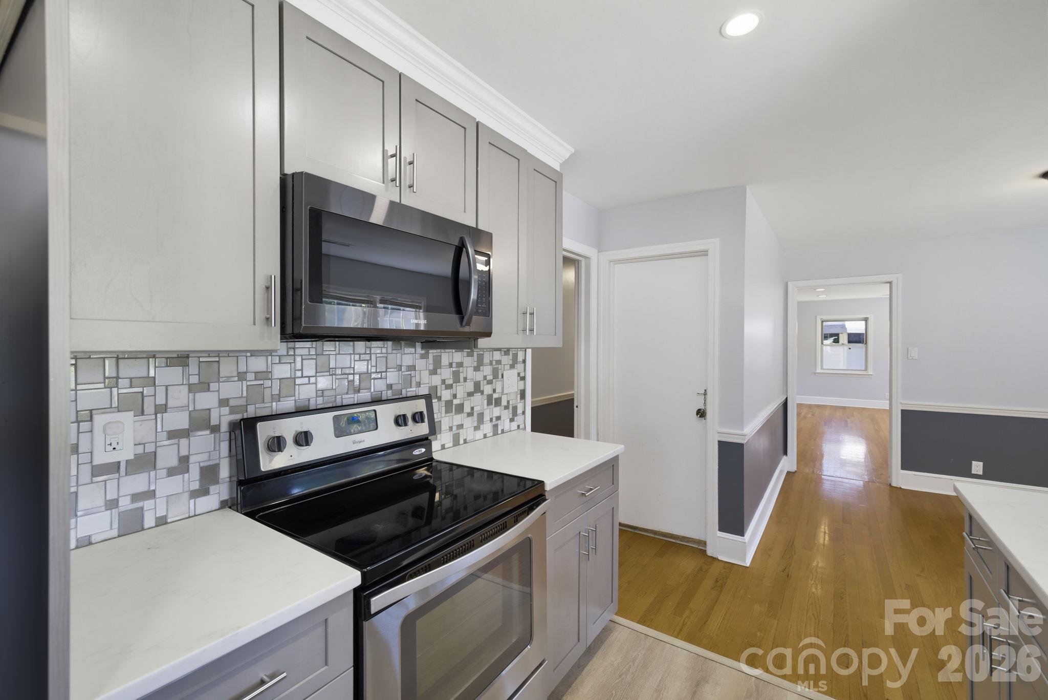337 E Rhyne Avenue Property Photo 8