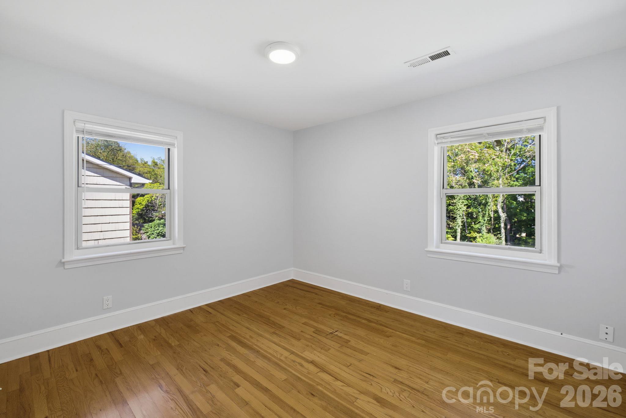 337 E Rhyne Avenue Property Photo 15