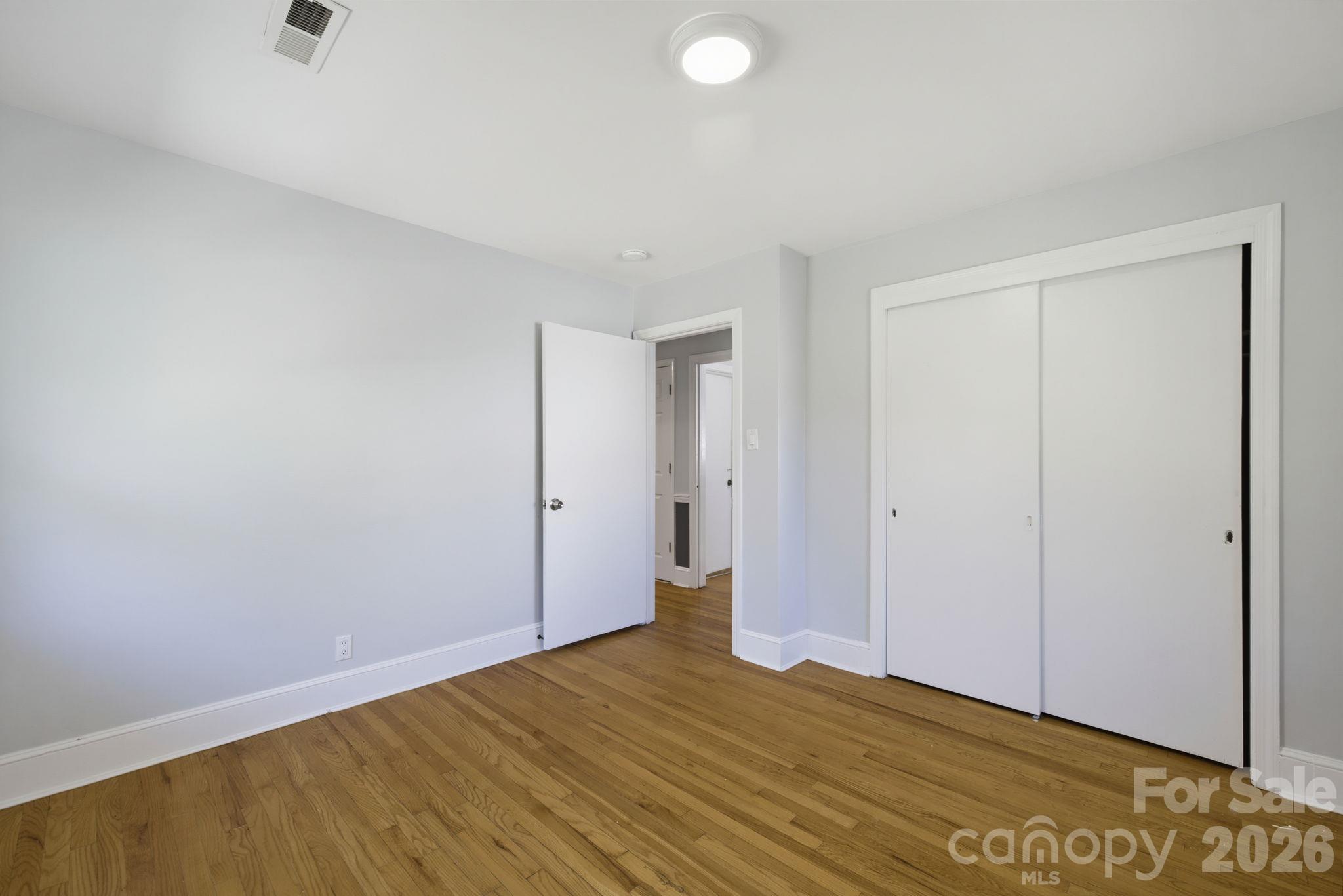 337 E Rhyne Avenue Property Photo 16