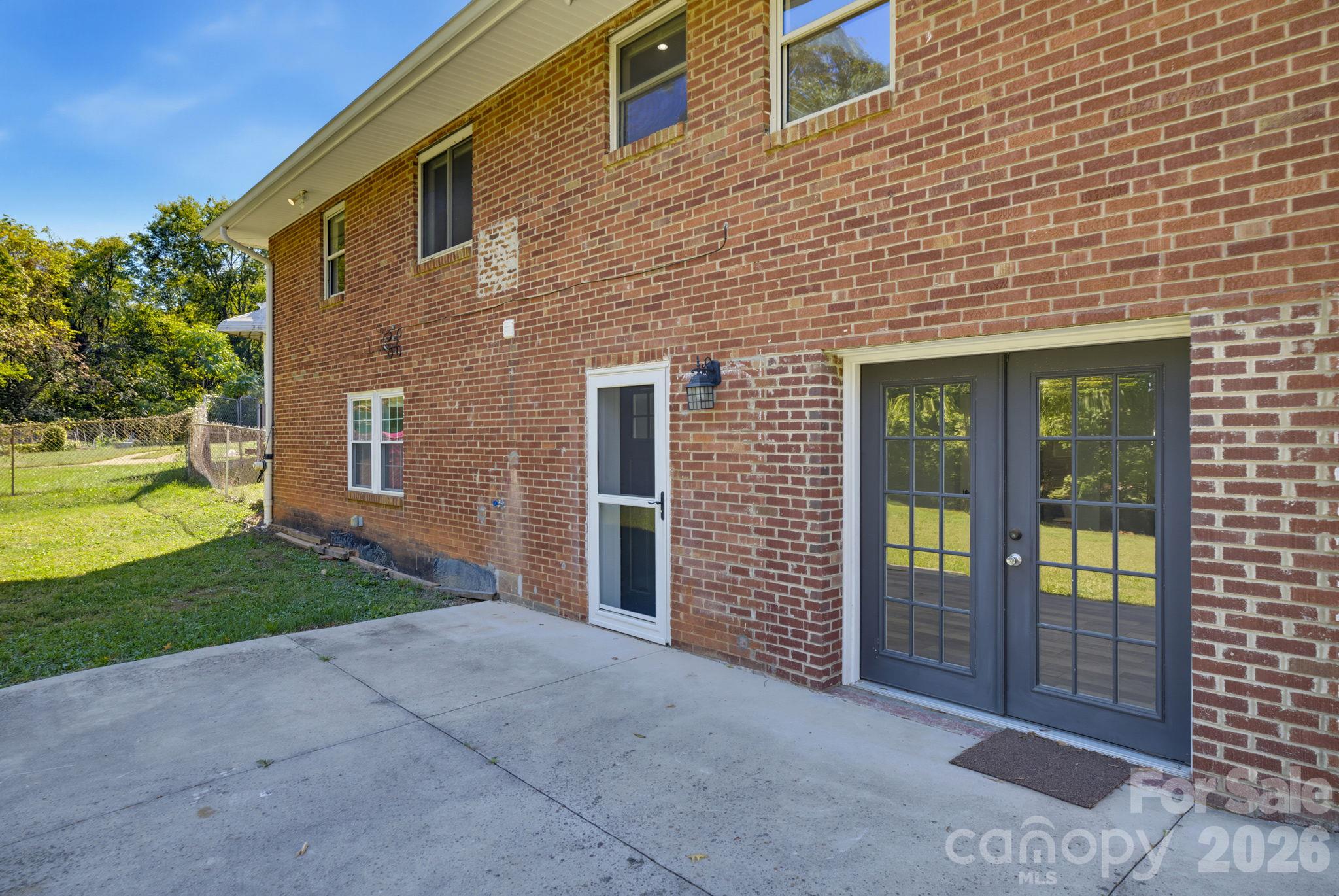 337 E Rhyne Avenue Property Photo 17