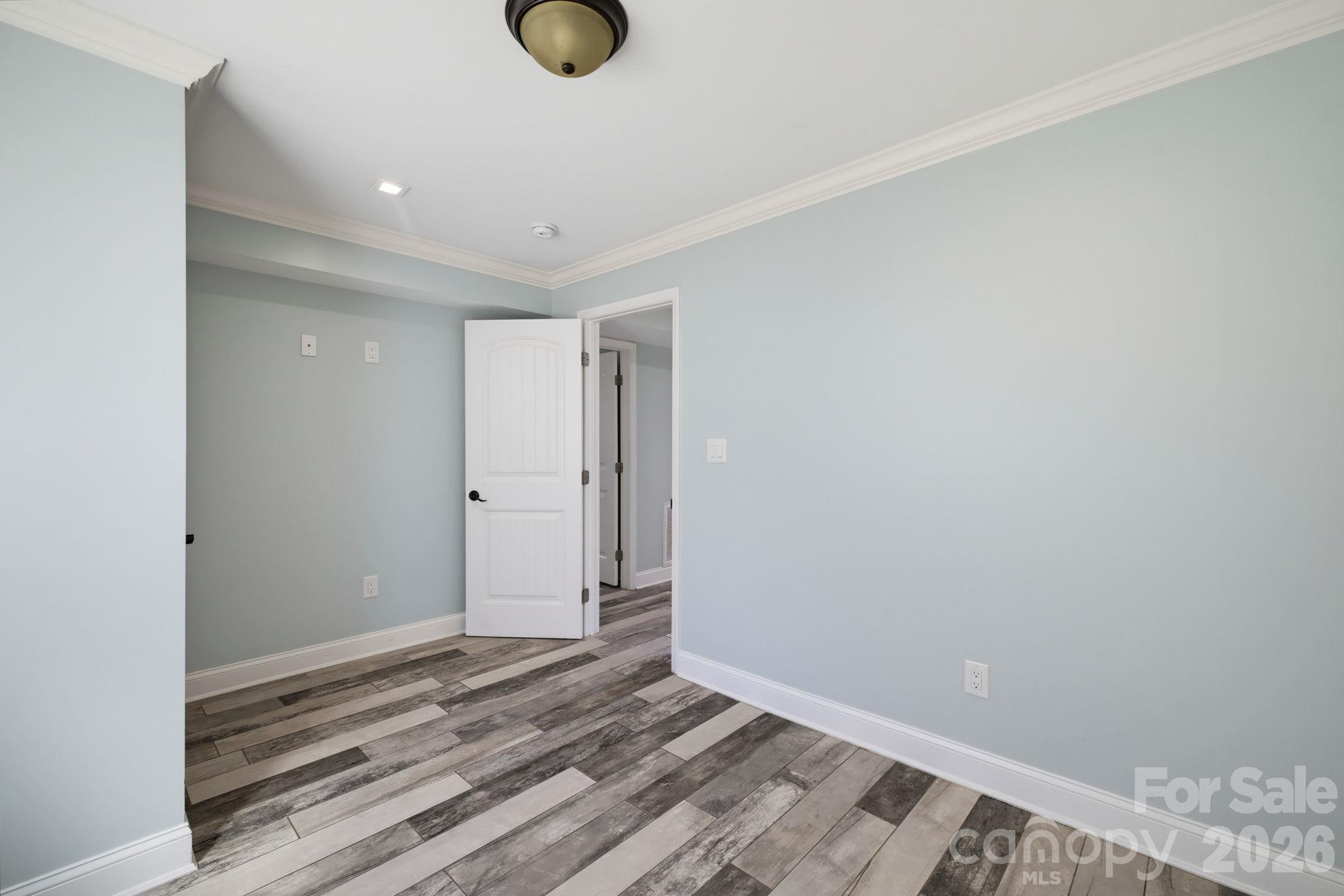337 E Rhyne Avenue Property Photo 27
