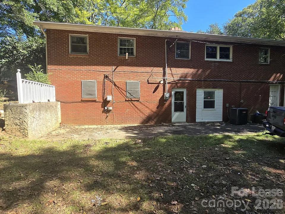 1444 Harris Street Property Photo 13