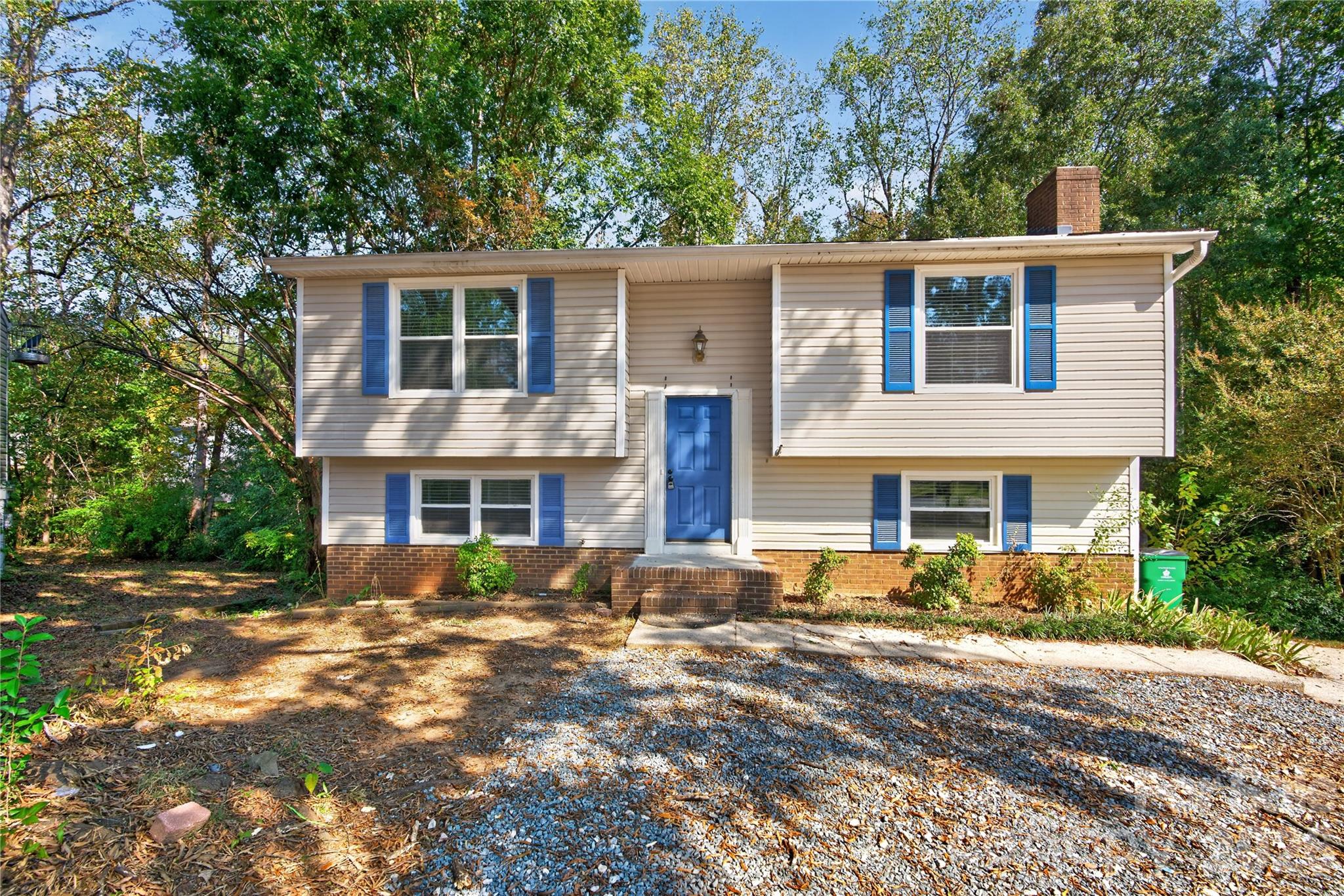 5011 Forest Mountain Court Property Photo 1