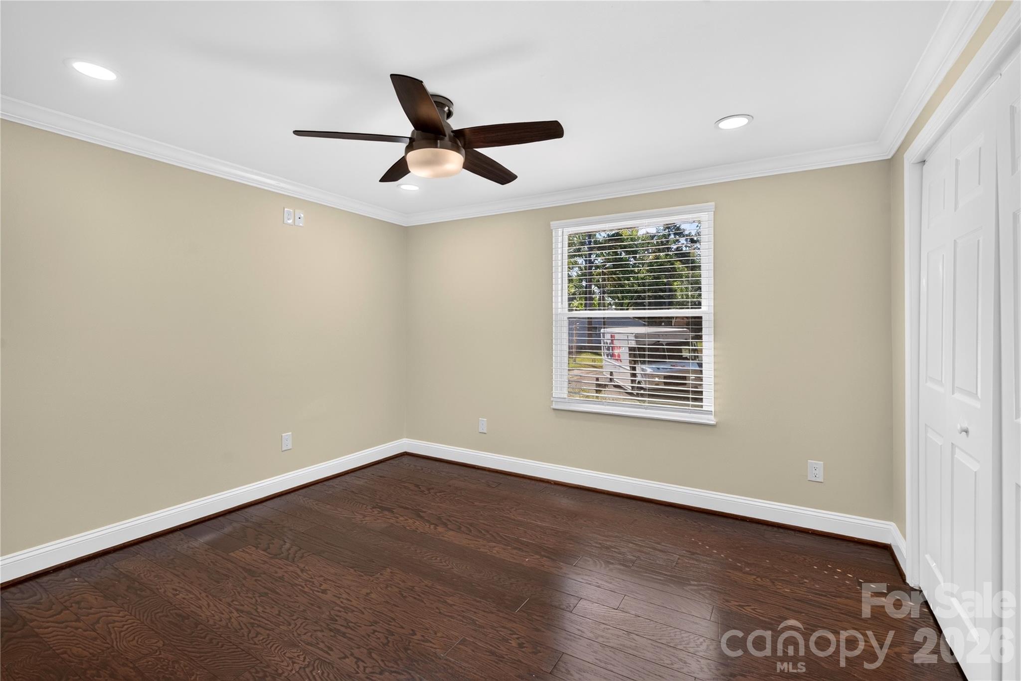 5011 Forest Mountain Court Property Photo 8