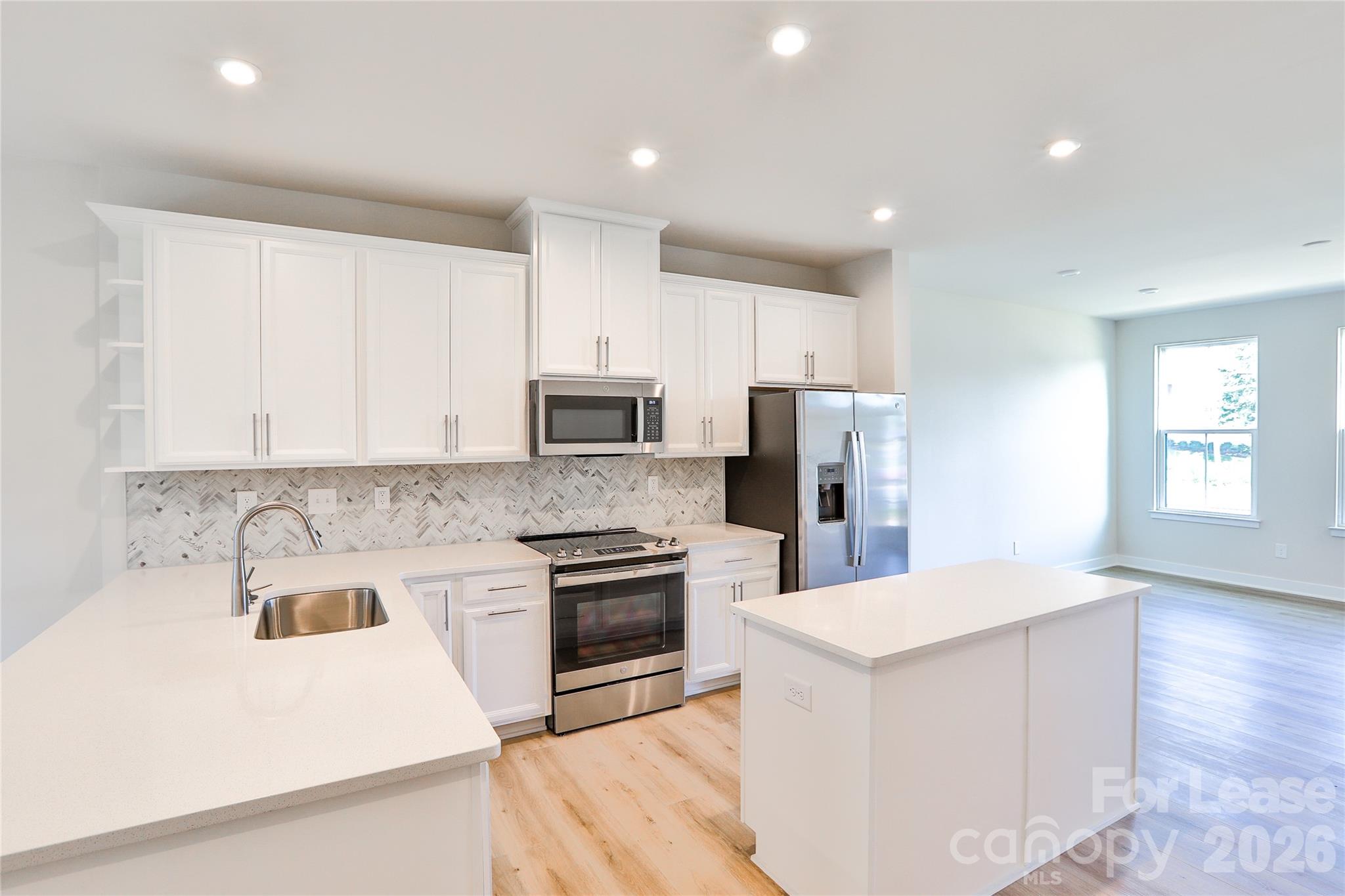 1015 Simcoe Lane Property Photo 6