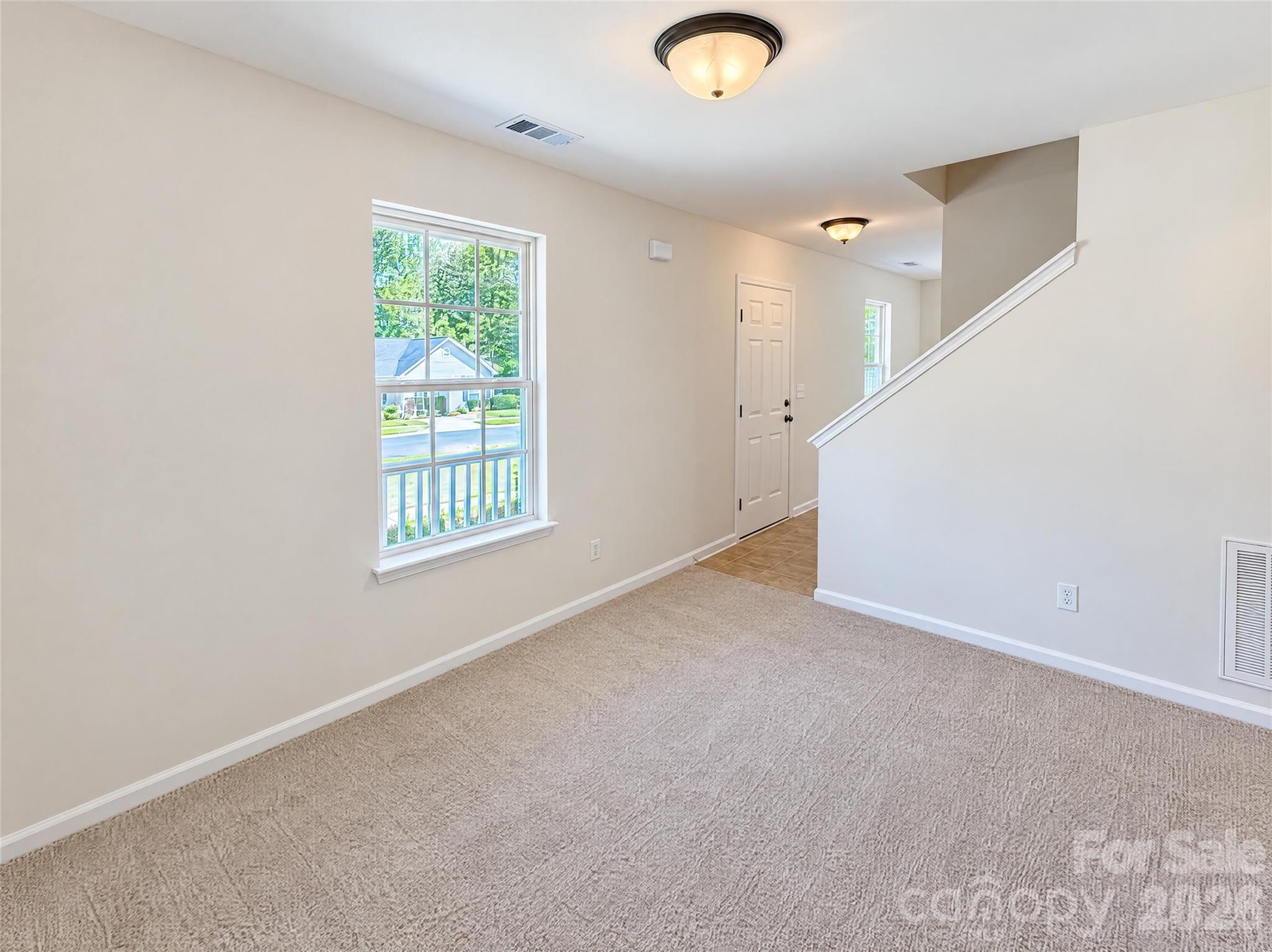 2424 Sloan Drive Property Photo 9