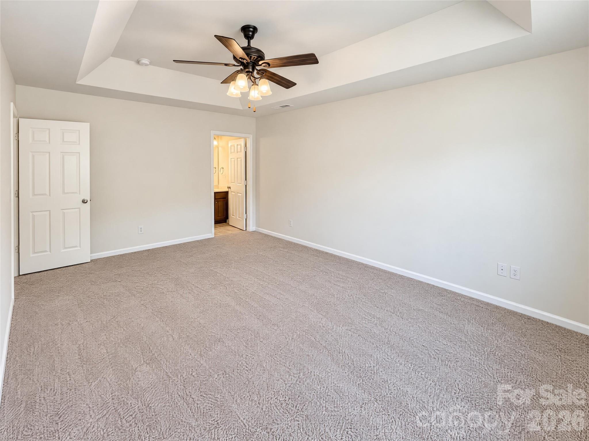 2424 Sloan Drive Property Photo 12