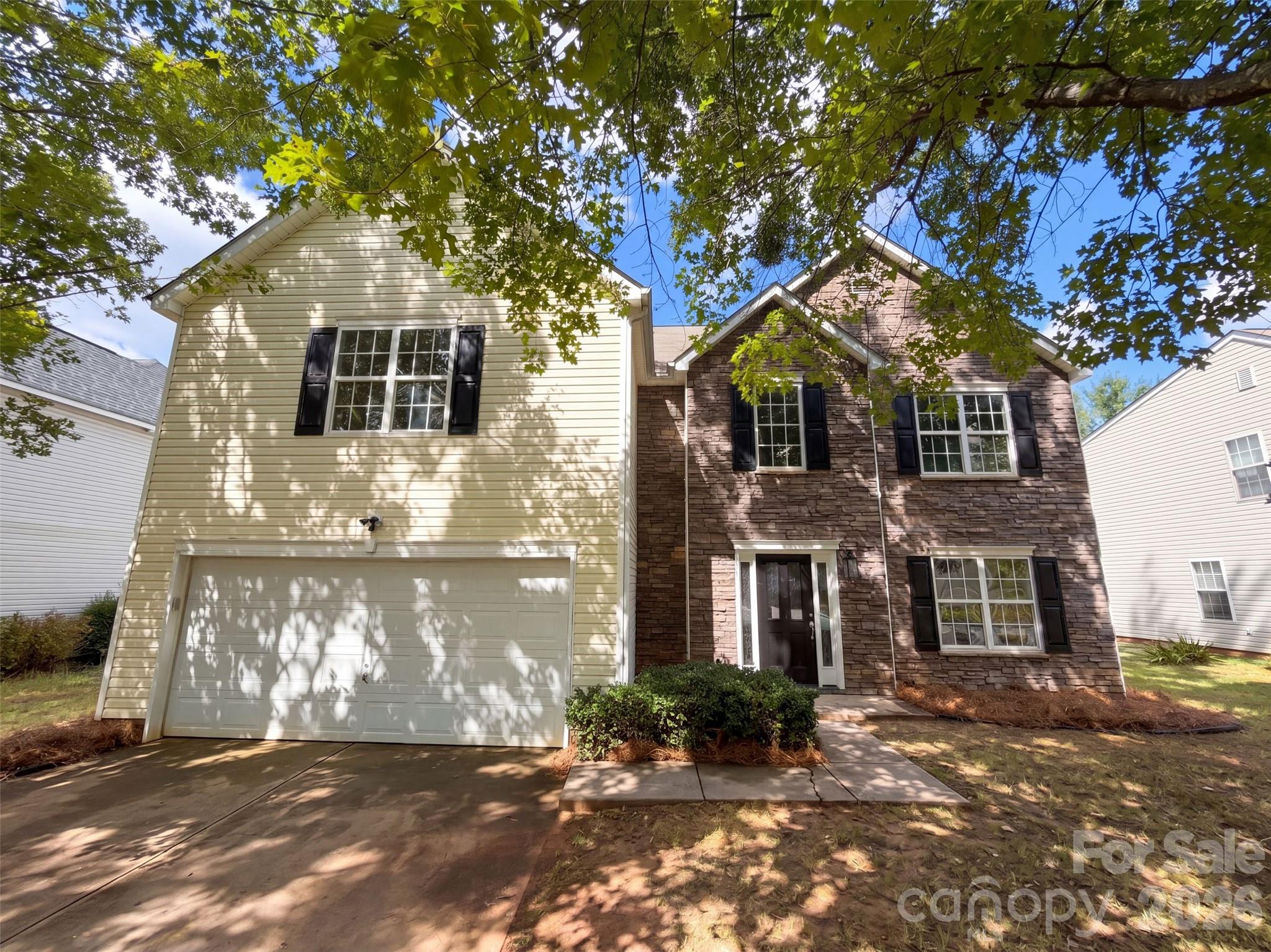 815 Southridge Drive Property Photo 1