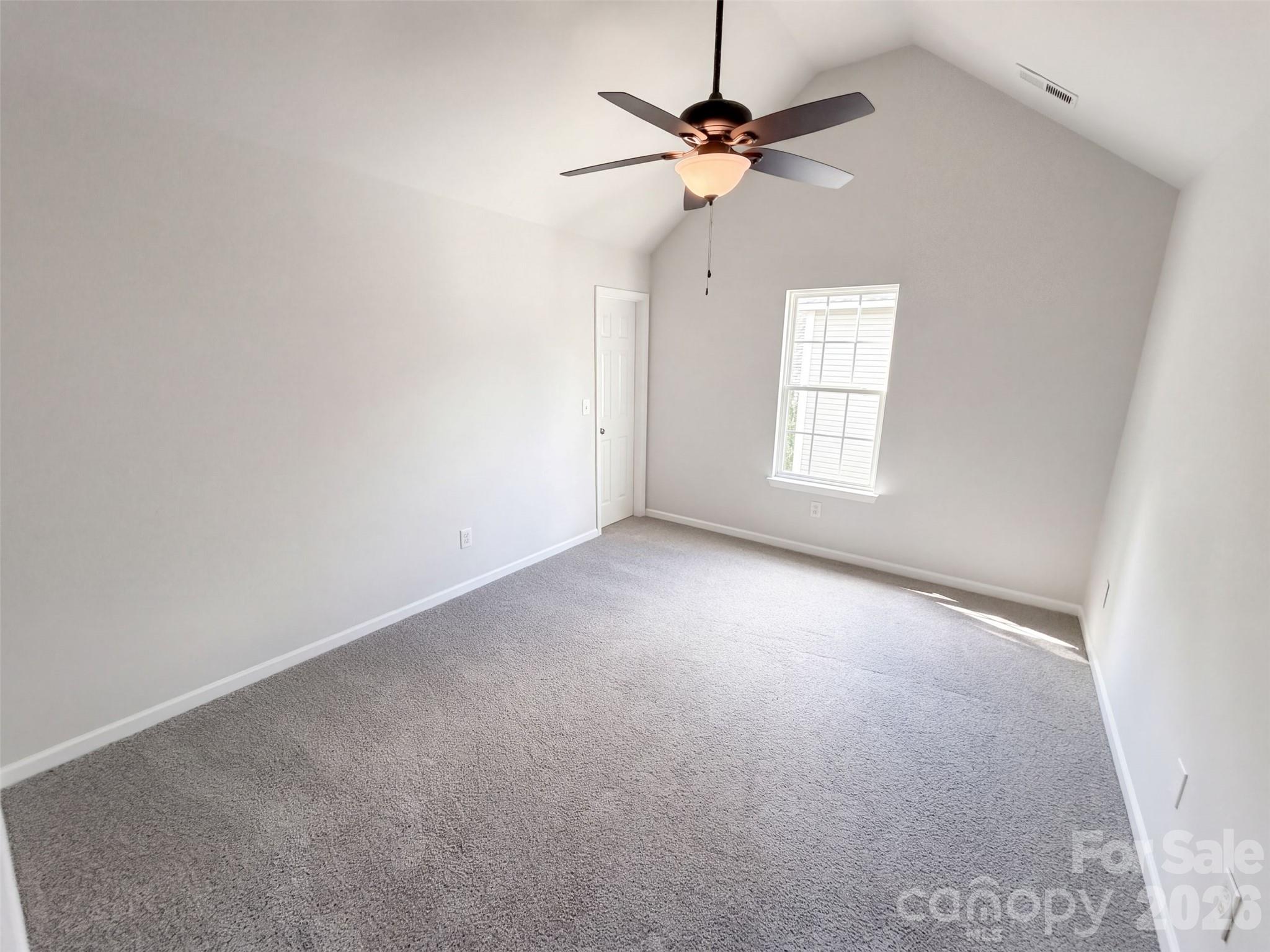 815 Southridge Drive Property Photo 4