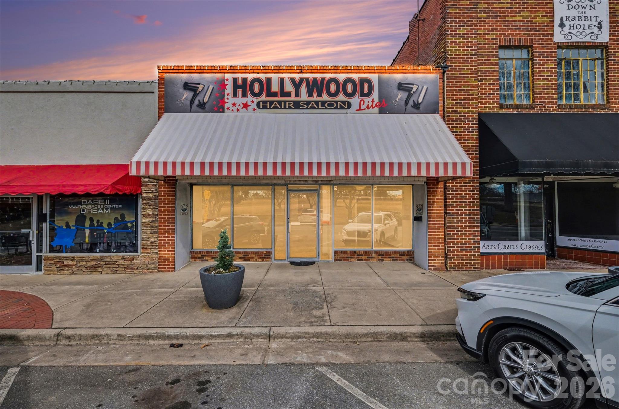 136 W Virginia Avenue Property Photo 1