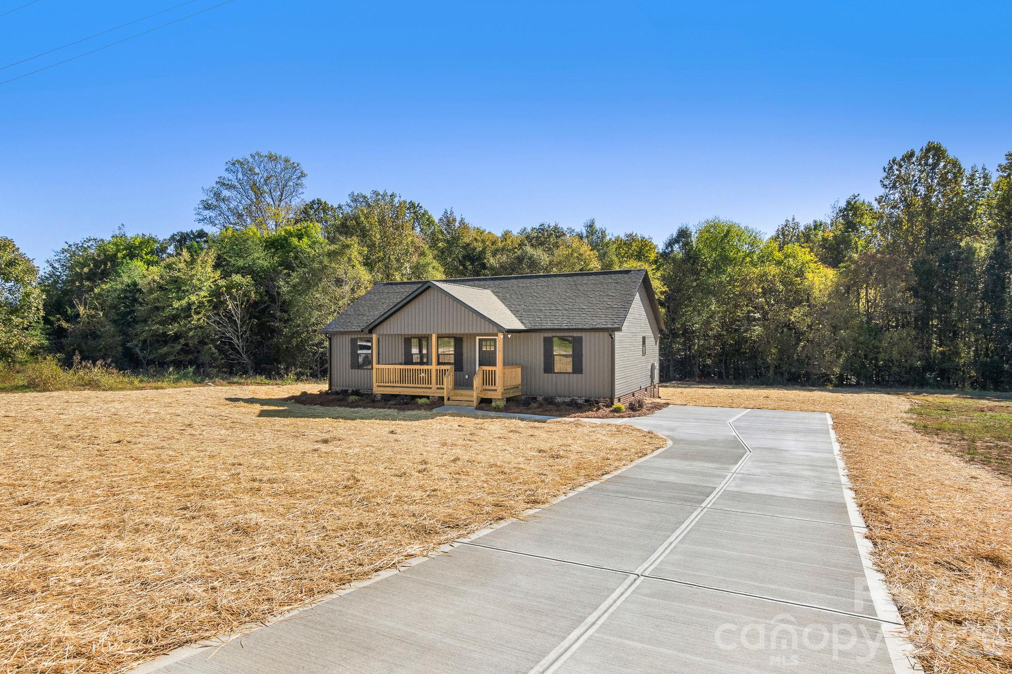 179 Springlake Road Property Photo 3