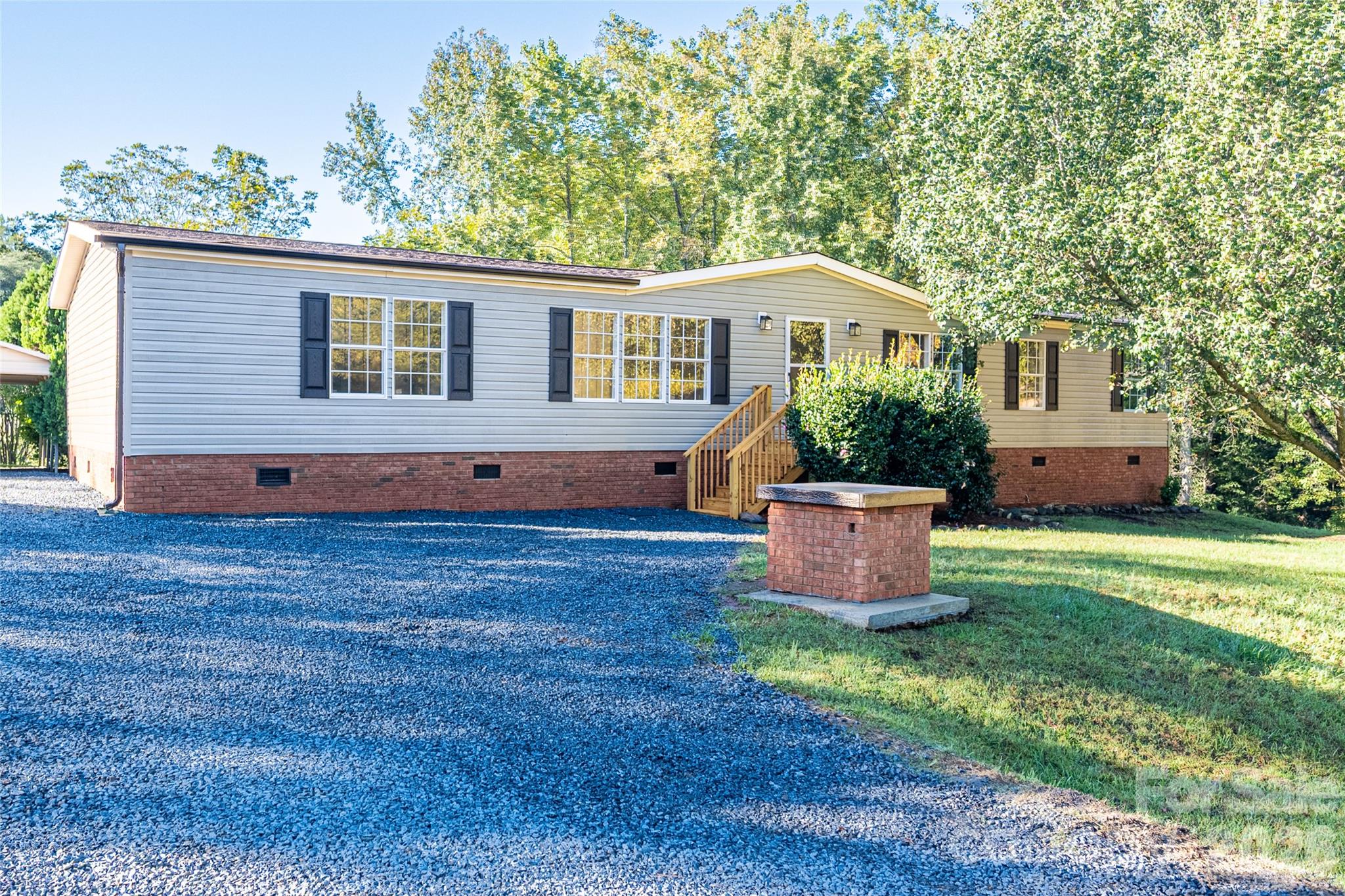 5047 Longbow Pointe Property Photo 1