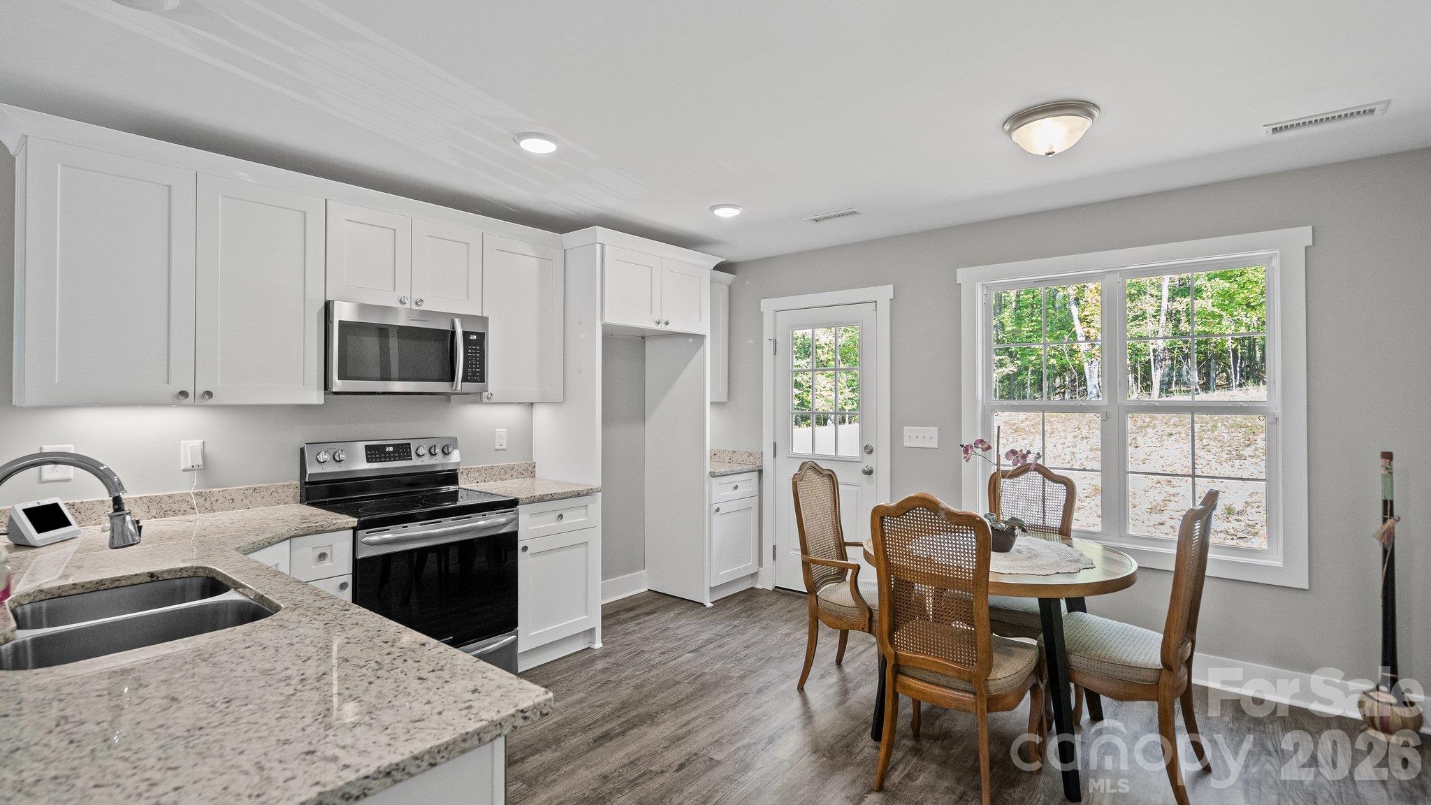 1522 Snuggs Park Road Property Photo 11