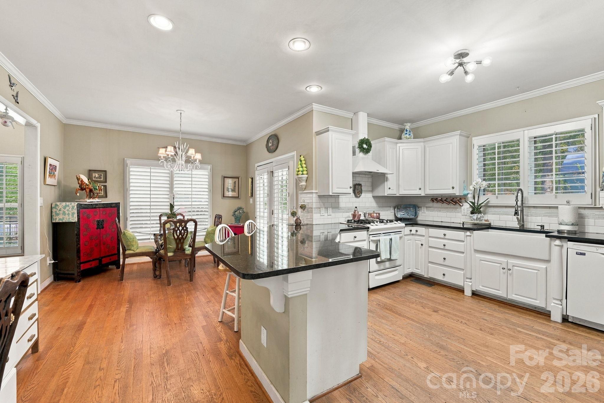 1093 Fairfield Drive Property Photo 10