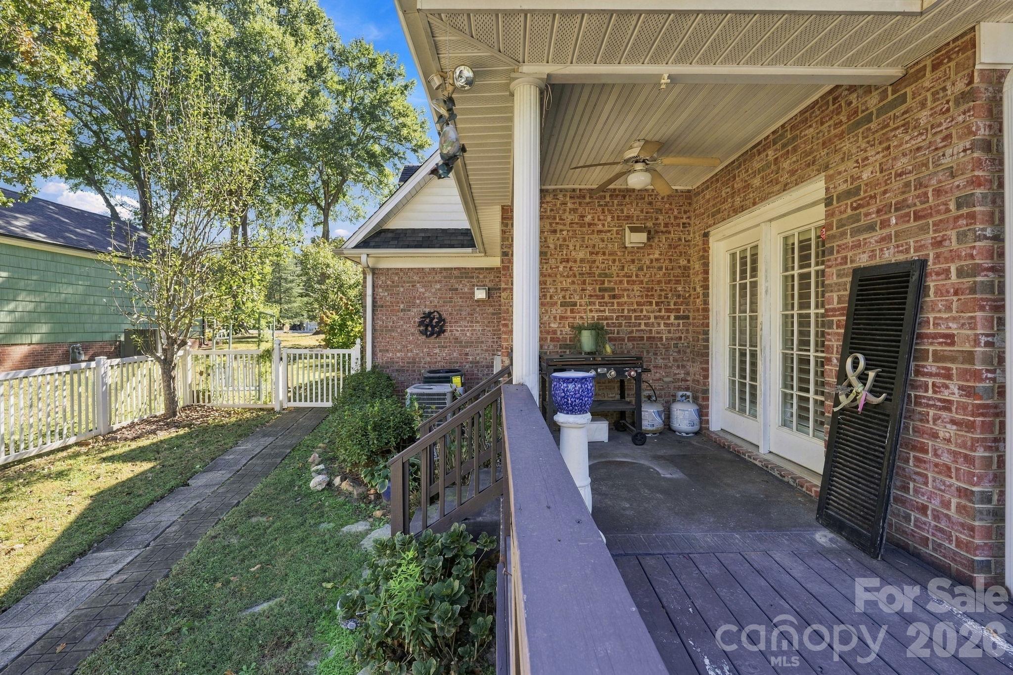 1093 Fairfield Drive Property Photo 26