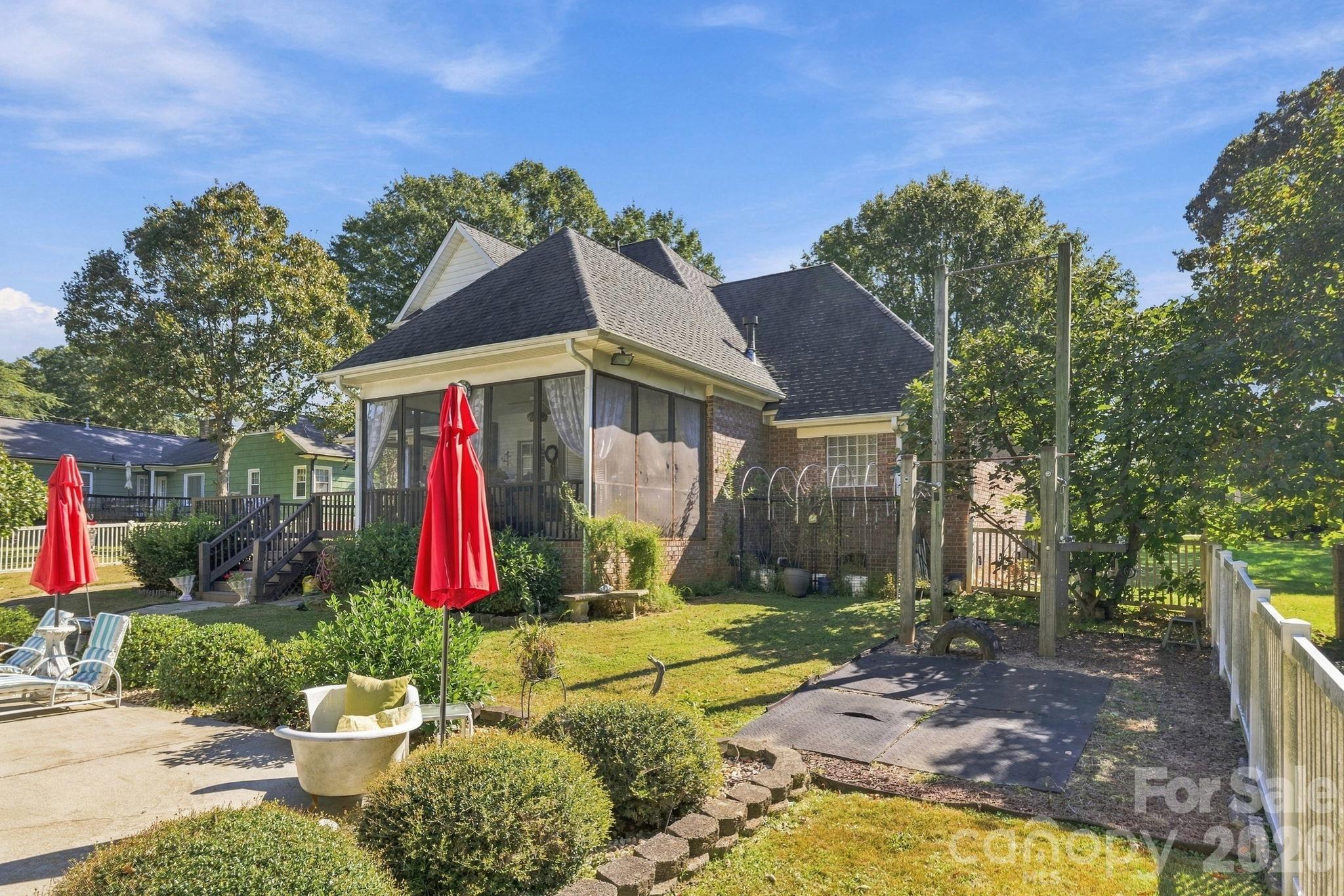 1093 Fairfield Drive Property Photo 35