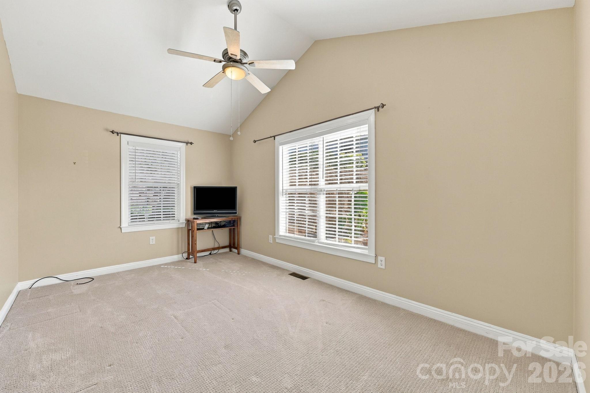 1332 Lake Drive 9 Drive Property Photo 14