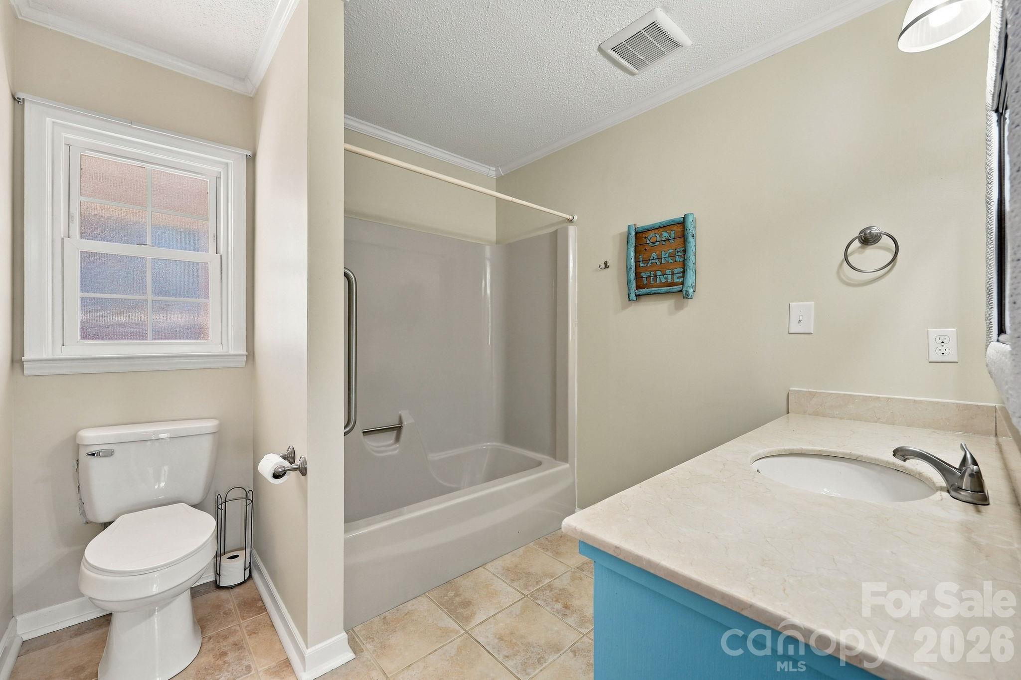 1332 Lake Drive 9 Drive Property Photo 16