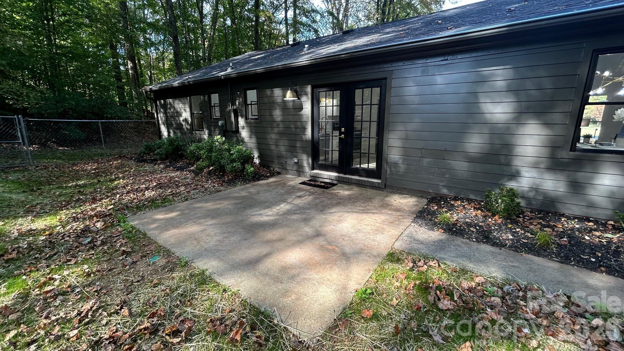 8001 Saddlehorse Lane Property Photo 25