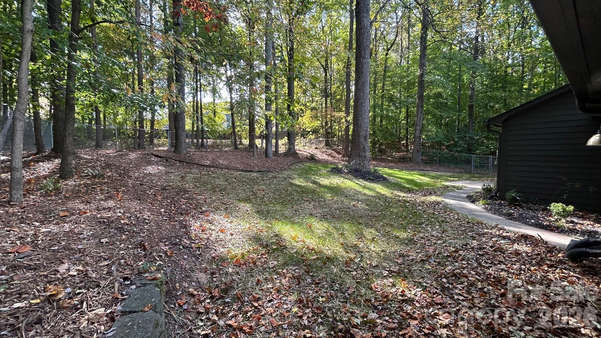 8001 Saddlehorse Lane Property Photo 28