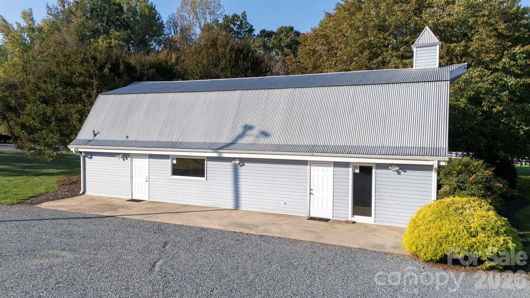 8001 Saddlehorse Lane Property Photo 32